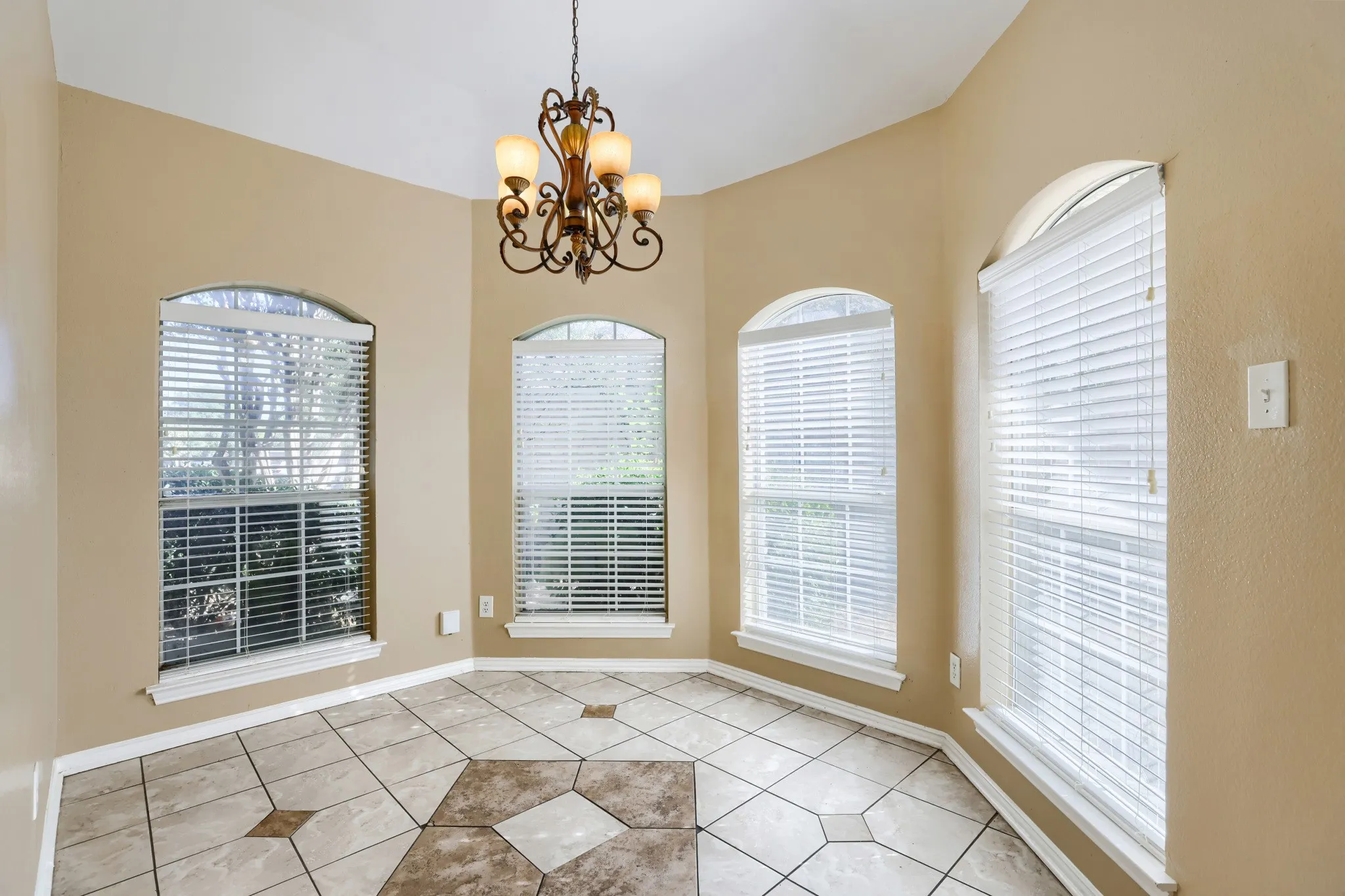 Single Family Residence For Rent in Collin County , 2202 Brookview Drive, Mc Kinney, Texas 75072, 4 Bedroom, 2 Bathroom, Garage spaces, 1,063 Sqft, built in 1994, mls#21336845, Real Estate Agent in Mc Kinney, Homes For Rent in Collin county, Homes For Rent in Mc Kinney, Realtor in Mc Kinney Texas, Real Estate Brokerage Independent Realty Texas, Luminita Cordes Realtor
