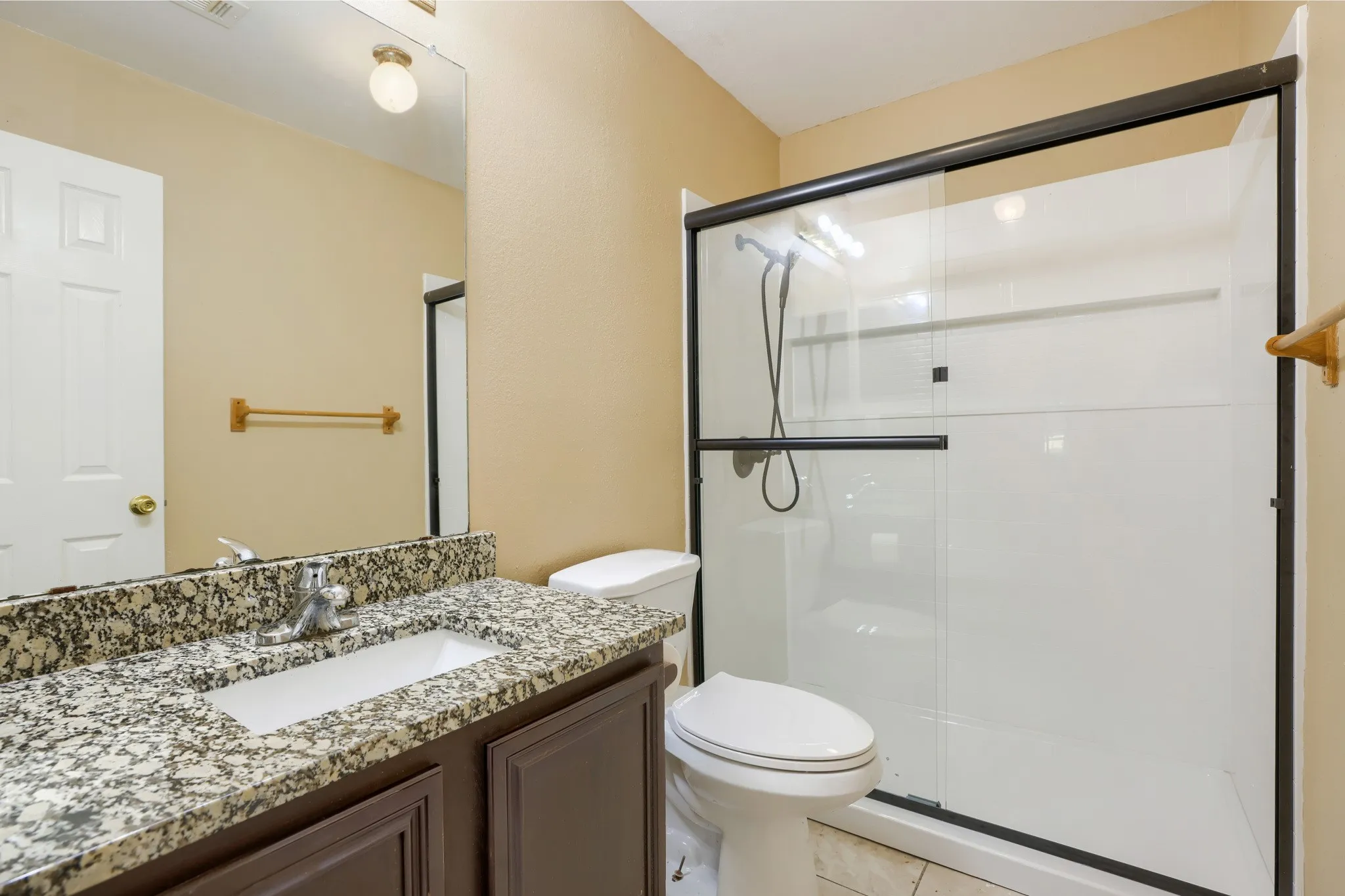 Single Family Residence For Rent in Collin County , 2202 Brookview Drive, Mc Kinney, Texas 75072, 4 Bedroom, 2 Bathroom, Garage spaces, 1,063 Sqft, built in 1994, mls#21336845, Real Estate Agent in Mc Kinney, Homes For Rent in Collin county, Homes For Rent in Mc Kinney, Realtor in Mc Kinney Texas, Real Estate Brokerage Independent Realty Texas, Luminita Cordes Realtor