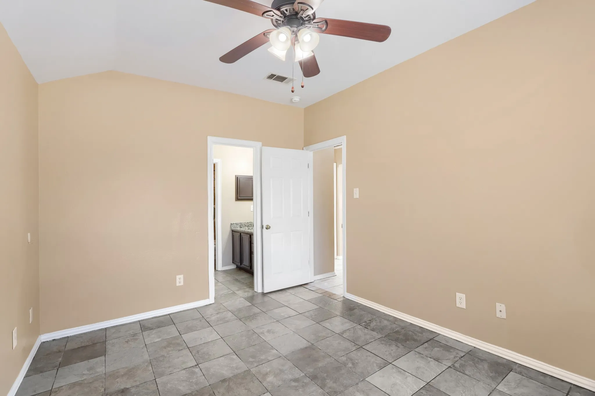 Single Family Residence For Rent in Collin County , 2202 Brookview Drive, Mc Kinney, Texas 75072, 4 Bedroom, 2 Bathroom, Garage spaces, 1,063 Sqft, built in 1994, mls#21336845, Real Estate Agent in Mc Kinney, Homes For Rent in Collin county, Homes For Rent in Mc Kinney, Realtor in Mc Kinney Texas, Real Estate Brokerage Independent Realty Texas, Luminita Cordes Realtor