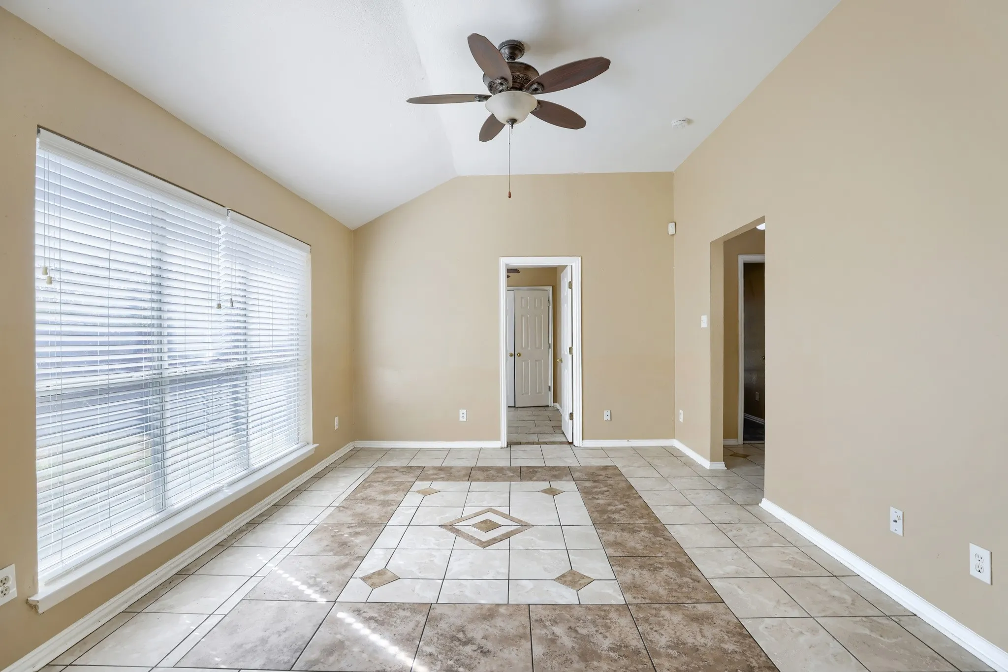 Single Family Residence For Rent in Collin County , 2202 Brookview Drive, Mc Kinney, Texas 75072, 4 Bedroom, 2 Bathroom, Garage spaces, 1,063 Sqft, built in 1994, mls#21336845, Real Estate Agent in Mc Kinney, Homes For Rent in Collin county, Homes For Rent in Mc Kinney, Realtor in Mc Kinney Texas, Real Estate Brokerage Independent Realty Texas, Luminita Cordes Realtor