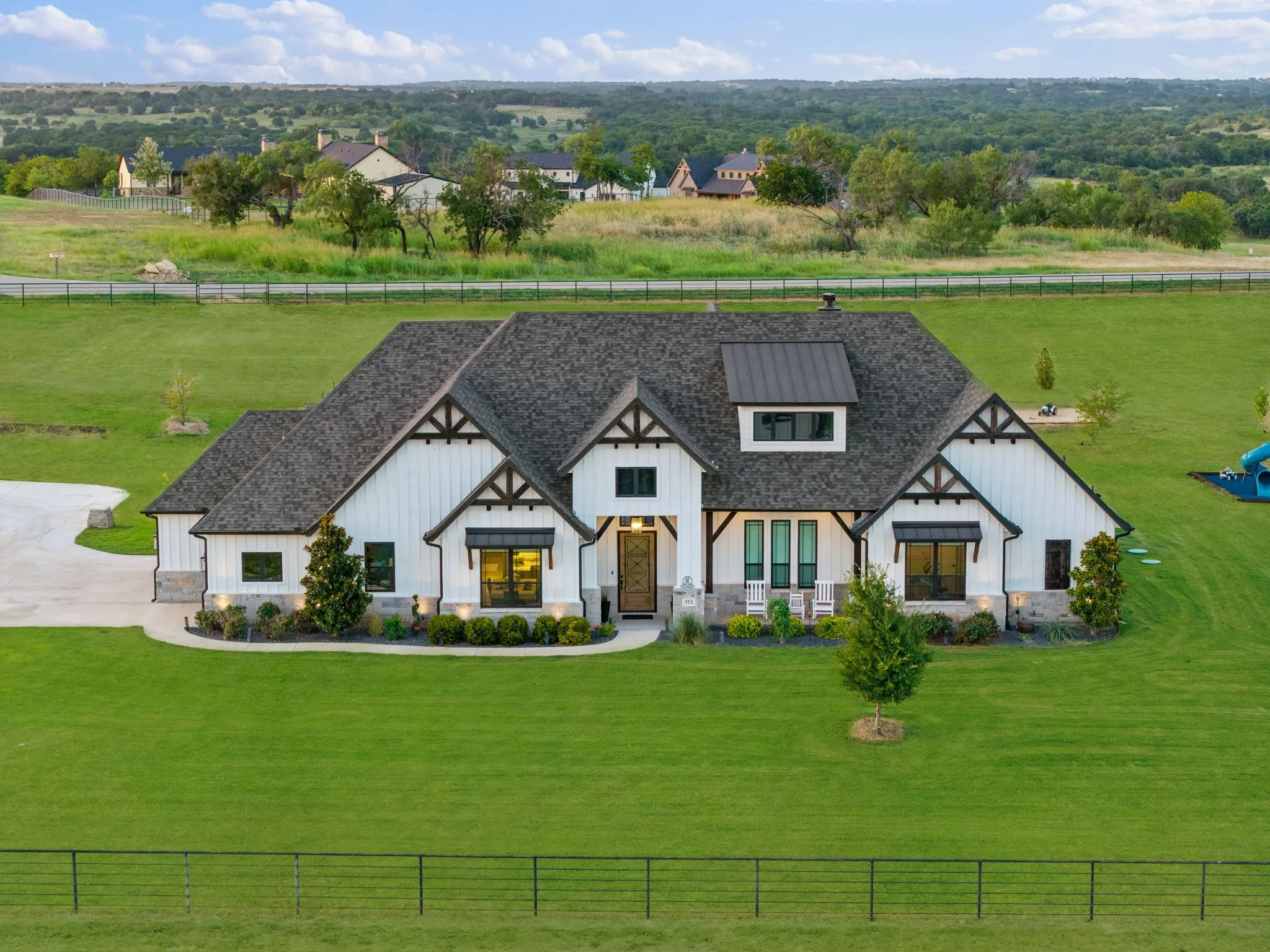 Single Family Residence For Sale in Parker County , 412 Royal Santana Run, Weatherford, Texas 76087, 4 Bedroom, 4 Bathroom, 3 Garage spaces, 4,524 Sqft, built in 2022, mls#21341328, Real Estate Agent in Weatherford, Homes For Sale in Parker county, Homes For Sale in Weatherford, Realtor in Weatherford Texas, Real Estate Brokerage Independent Realty Texas, Luminita Cordes Realtor