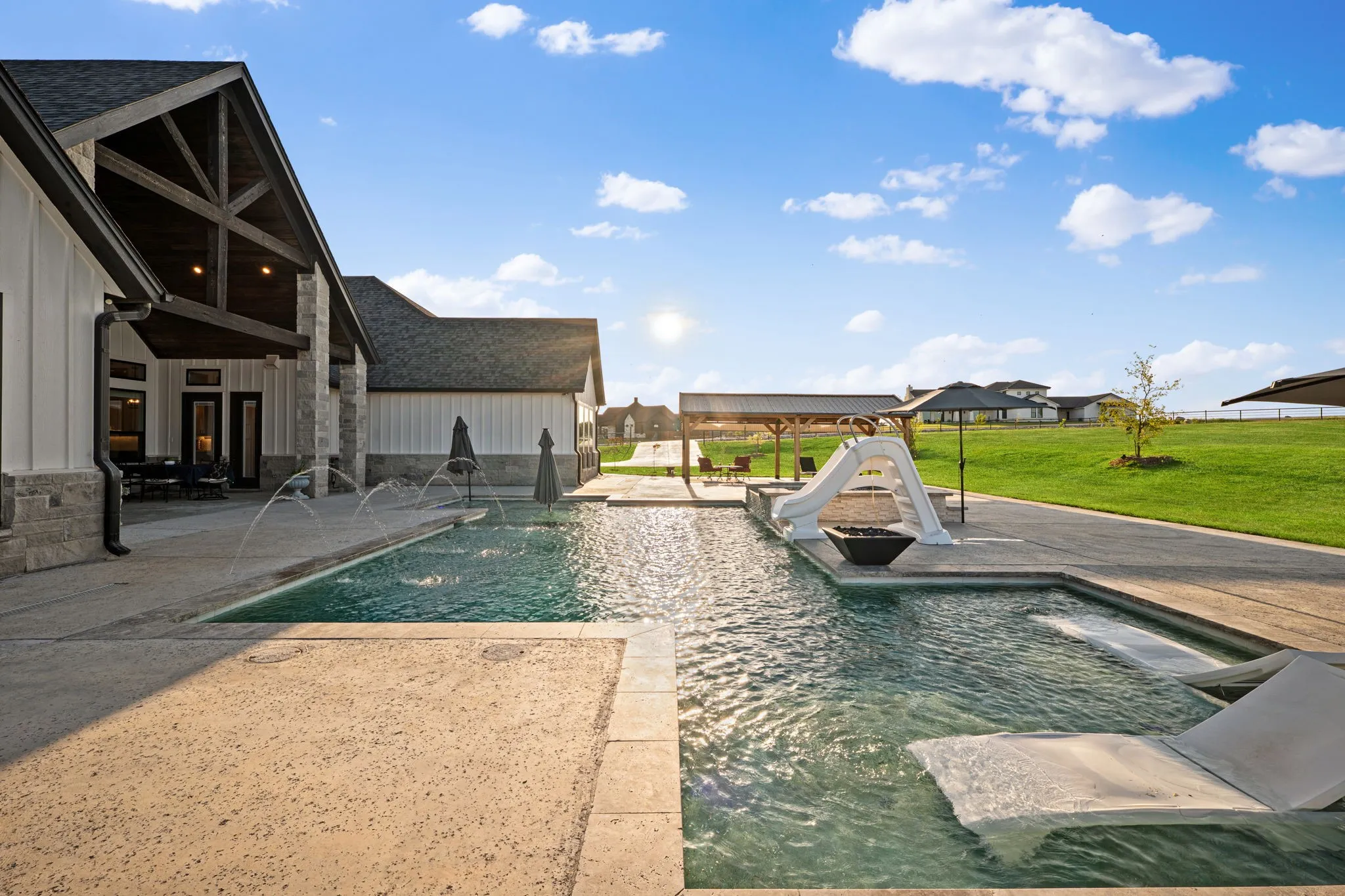Single Family Residence For Sale in Parker County , 412 Royal Santana Run, Weatherford, Texas 76087, 4 Bedroom, 4 Bathroom, 3 Garage spaces, 4,524 Sqft, built in 2022, mls#21341328, Real Estate Agent in Weatherford, Homes For Sale in Parker county, Homes For Sale in Weatherford, Realtor in Weatherford Texas, Real Estate Brokerage Independent Realty Texas, Luminita Cordes Realtor