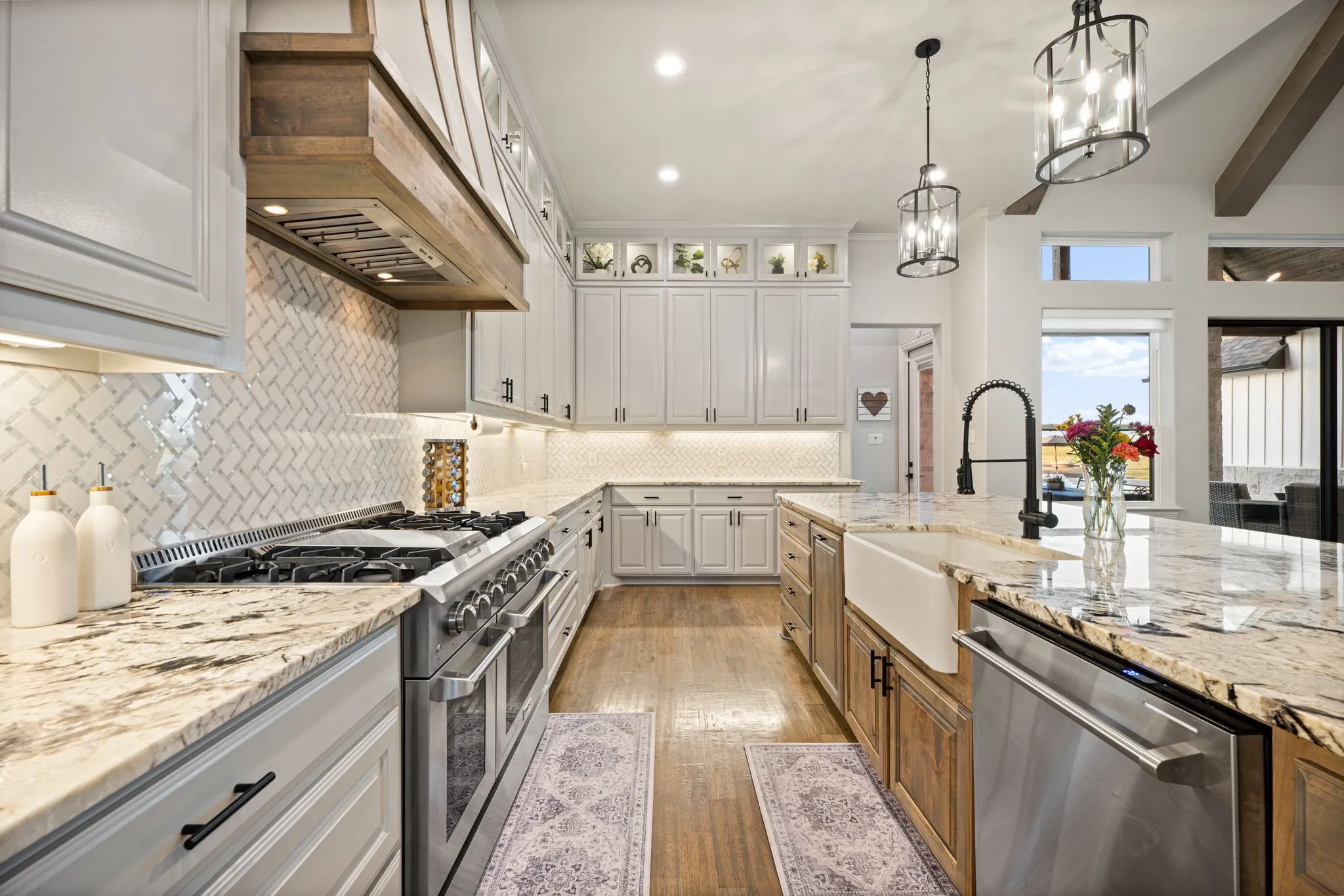 Single Family Residence For Sale in Parker County , 412 Royal Santana Run, Weatherford, Texas 76087, 4 Bedroom, 4 Bathroom, 3 Garage spaces, 4,524 Sqft, built in 2022, mls#21341328, Real Estate Agent in Weatherford, Homes For Sale in Parker county, Homes For Sale in Weatherford, Realtor in Weatherford Texas, Real Estate Brokerage Independent Realty Texas, Luminita Cordes Realtor