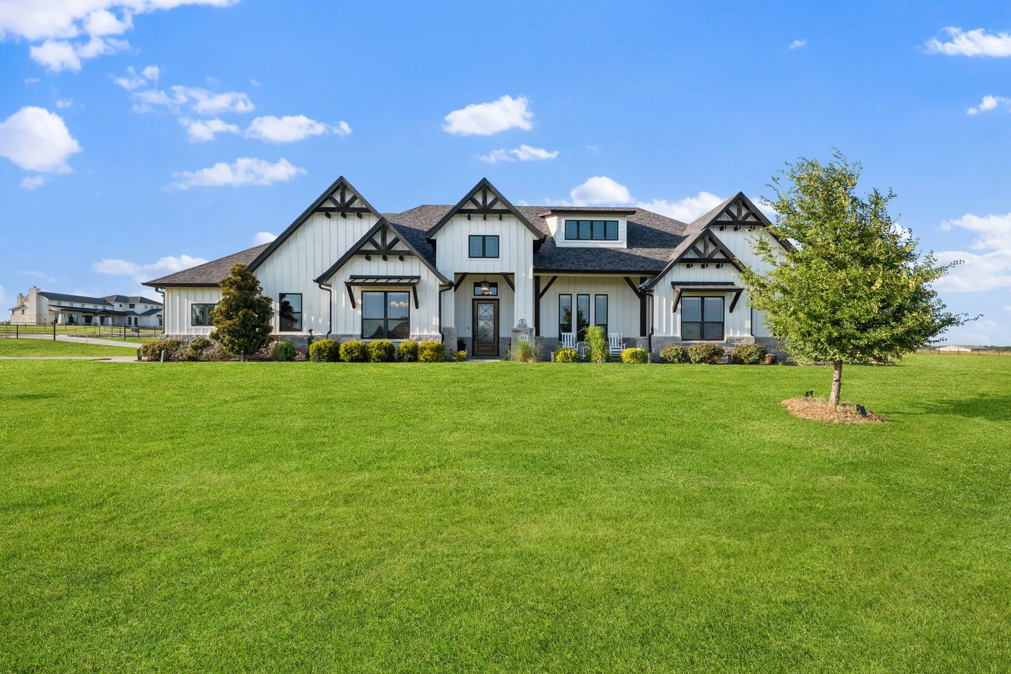 Single Family Residence For Sale in Parker County , 412 Royal Santana Run, Weatherford, Texas 76087, 4 Bedroom, 4 Bathroom, 3 Garage spaces, 4,524 Sqft, built in 2022, mls#21341328, Real Estate Agent in Weatherford, Homes For Sale in Parker county, Homes For Sale in Weatherford, Realtor in Weatherford Texas, Real Estate Brokerage Independent Realty Texas, Luminita Cordes Realtor