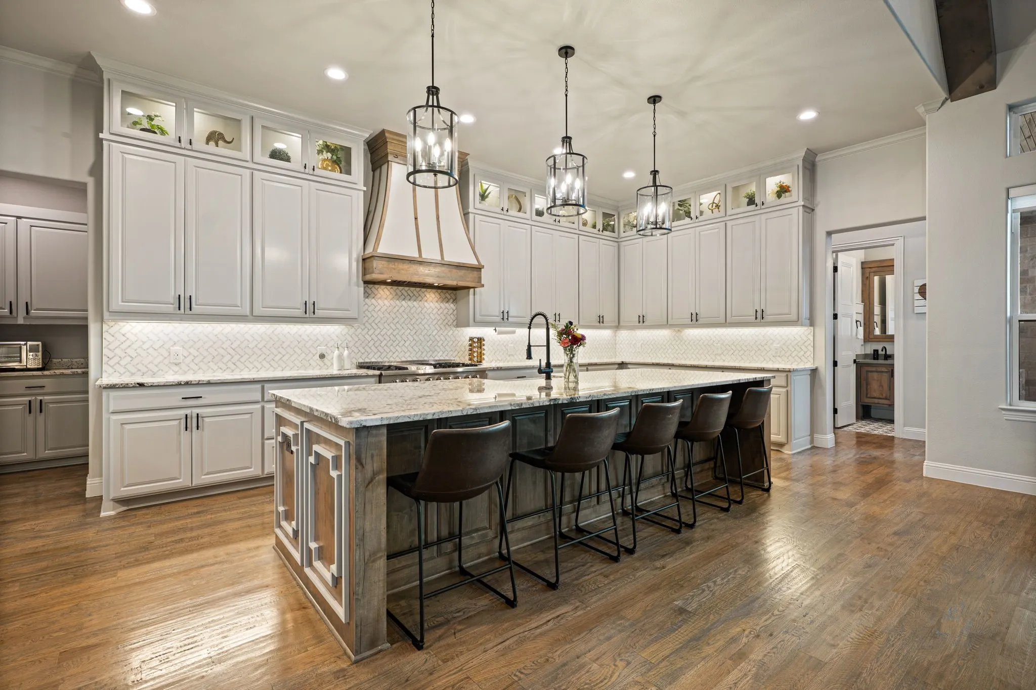 Single Family Residence For Sale in Parker County , 412 Royal Santana Run, Weatherford, Texas 76087, 4 Bedroom, 4 Bathroom, 3 Garage spaces, 4,524 Sqft, built in 2022, mls#21341328, Real Estate Agent in Weatherford, Homes For Sale in Parker county, Homes For Sale in Weatherford, Realtor in Weatherford Texas, Real Estate Brokerage Independent Realty Texas, Luminita Cordes Realtor