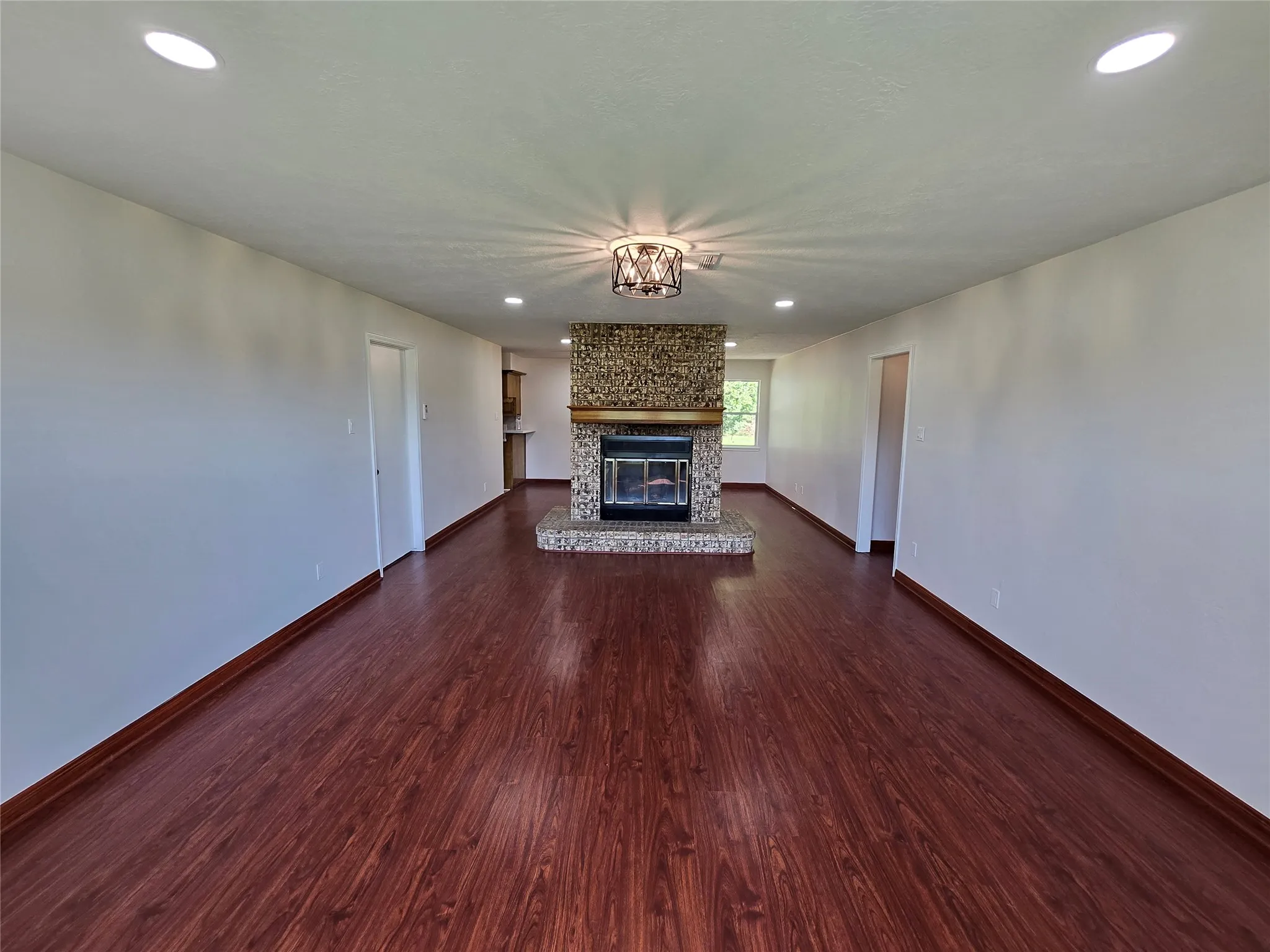 Single Family Residence For Rent in Walker County , 65 Paisano Lane, Huntsville, Texas 77340, 3 Bedrooms, 2 Bathrooms, 2 Garage spaces, 1,488 Sqft, built in 1989, Price $1,800, mls#21335517, Real Estate Agent in Huntsville, Homes For Rent in Walker county, Homes For Rent in Huntsville, Realtor in Huntsville Texas, Real Estate Brokerage Independent Realty Texas, Luminita Cordes Realtor
