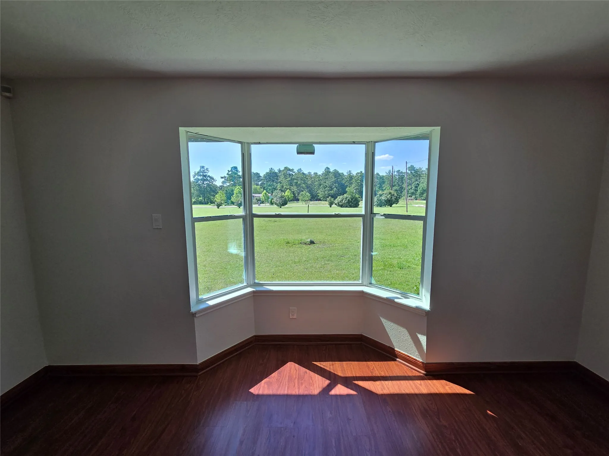 Single Family Residence For Rent in Walker County , 65 Paisano Lane, Huntsville, Texas 77340, 3 Bedrooms, 2 Bathrooms, 2 Garage spaces, 1,488 Sqft, built in 1989, Price $1,800, mls#21335517, Real Estate Agent in Huntsville, Homes For Rent in Walker county, Homes For Rent in Huntsville, Realtor in Huntsville Texas, Real Estate Brokerage Independent Realty Texas, Luminita Cordes Realtor