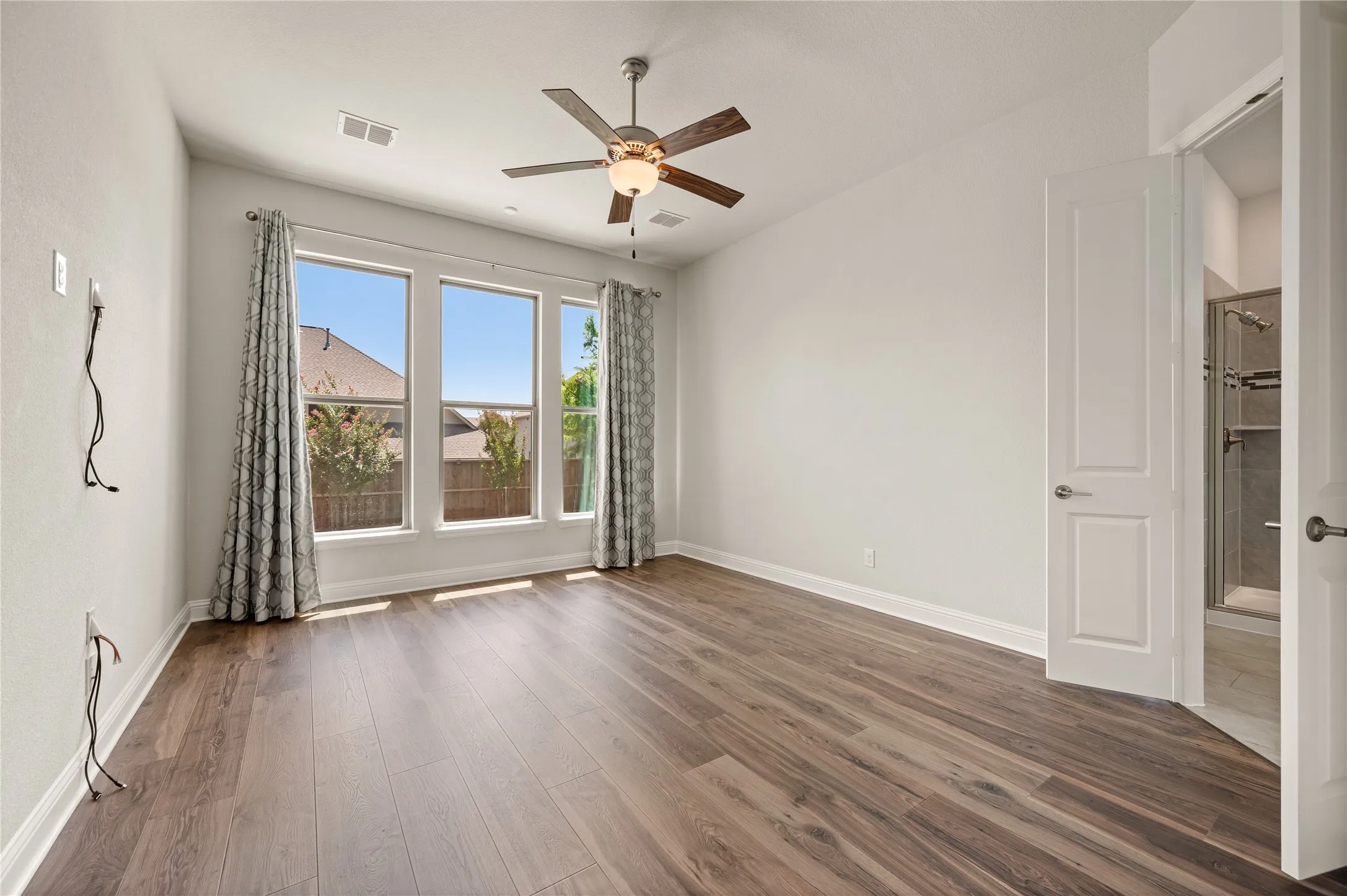 Single Family Residence For Sale in Tarrant County , 1515 Silver Sage Drive, Haslet, Texas 76052, 4 Bedroom, 3 Bathroom, 2 Garage spaces, 2,362 Sqft, built in 2020, mls#21339344, Real Estate Agent in Haslet, Homes For Sale in Tarrant county, Homes For Sale in Haslet, Realtor in Haslet Texas, Real Estate Brokerage Independent Realty Texas, Luminita Cordes Realtor