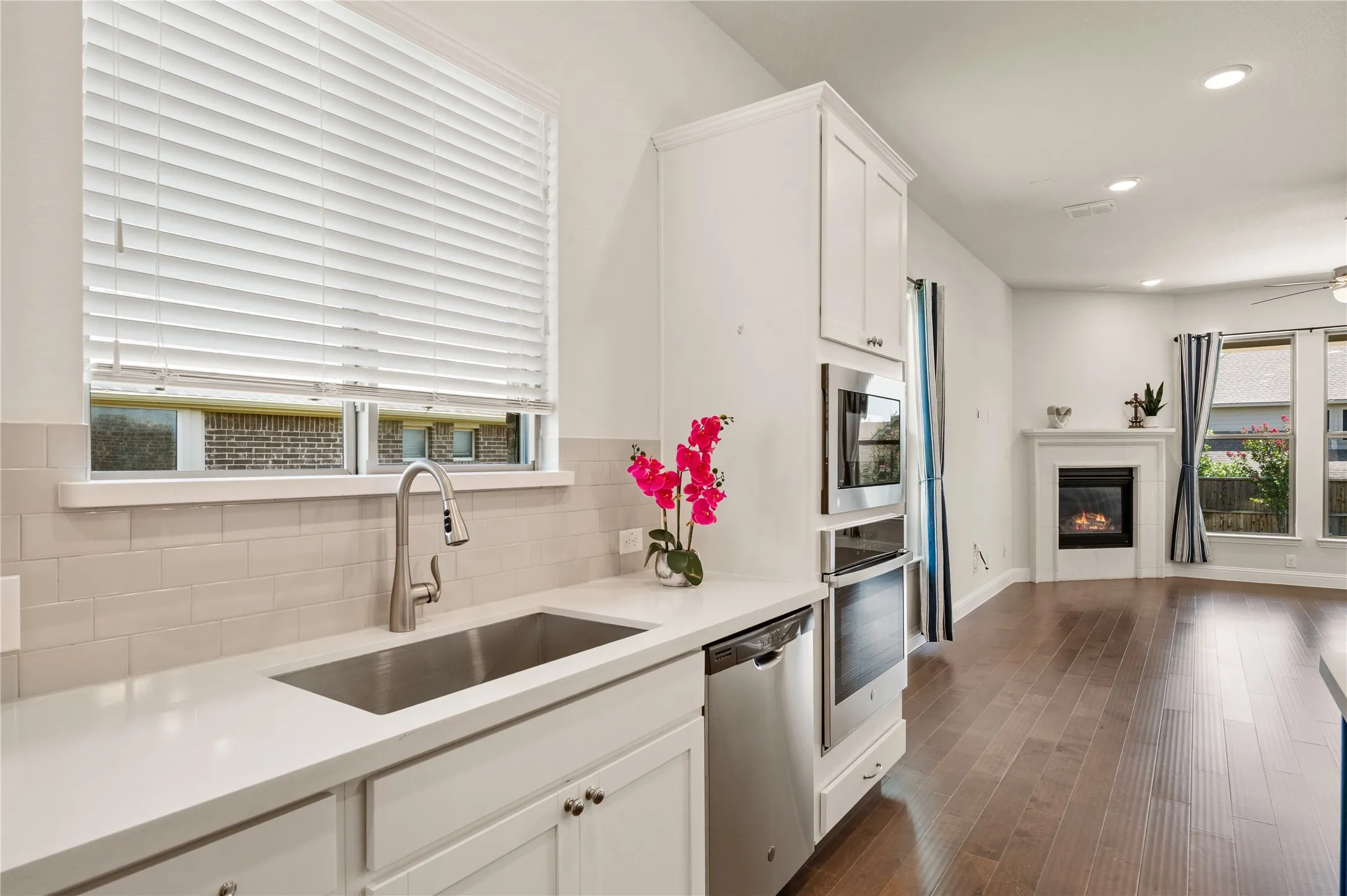 Single Family Residence For Sale in Tarrant County , 1515 Silver Sage Drive, Haslet, Texas 76052, 4 Bedroom, 3 Bathroom, 2 Garage spaces, 2,362 Sqft, built in 2020, mls#21339344, Real Estate Agent in Haslet, Homes For Sale in Tarrant county, Homes For Sale in Haslet, Realtor in Haslet Texas, Real Estate Brokerage Independent Realty Texas, Luminita Cordes Realtor