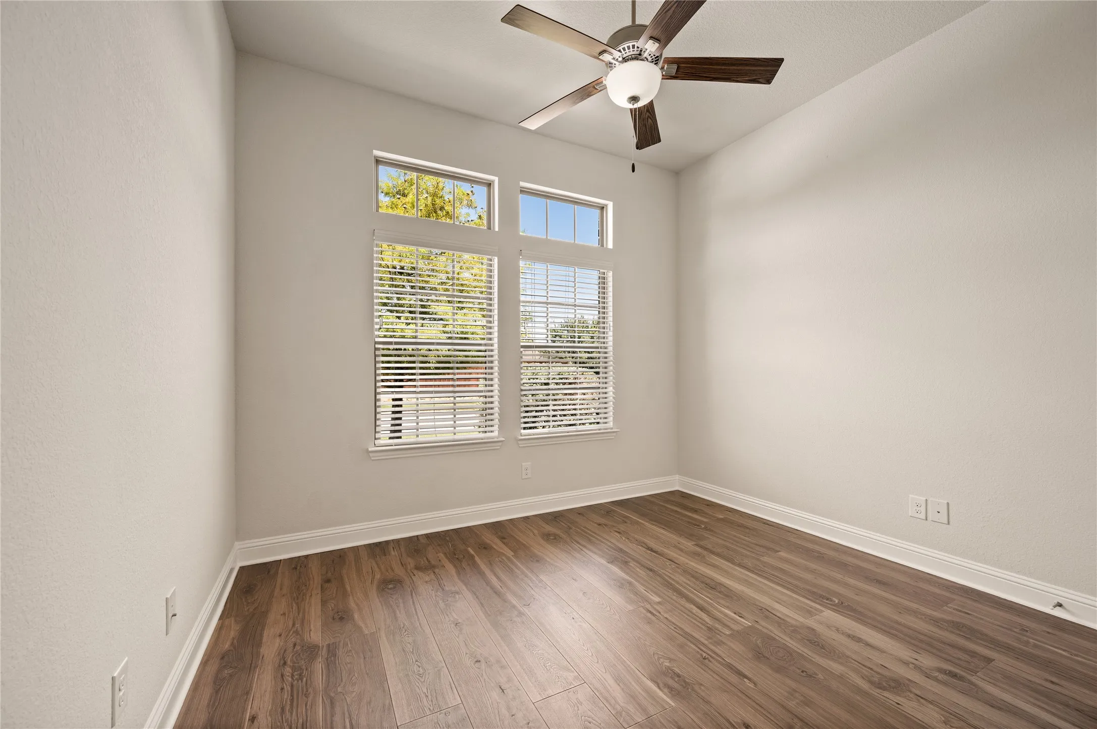 Single Family Residence For Sale in Tarrant County , 1515 Silver Sage Drive, Haslet, Texas 76052, 4 Bedroom, 3 Bathroom, 2 Garage spaces, 2,362 Sqft, built in 2020, mls#21339344, Real Estate Agent in Haslet, Homes For Sale in Tarrant county, Homes For Sale in Haslet, Realtor in Haslet Texas, Real Estate Brokerage Independent Realty Texas, Luminita Cordes Realtor