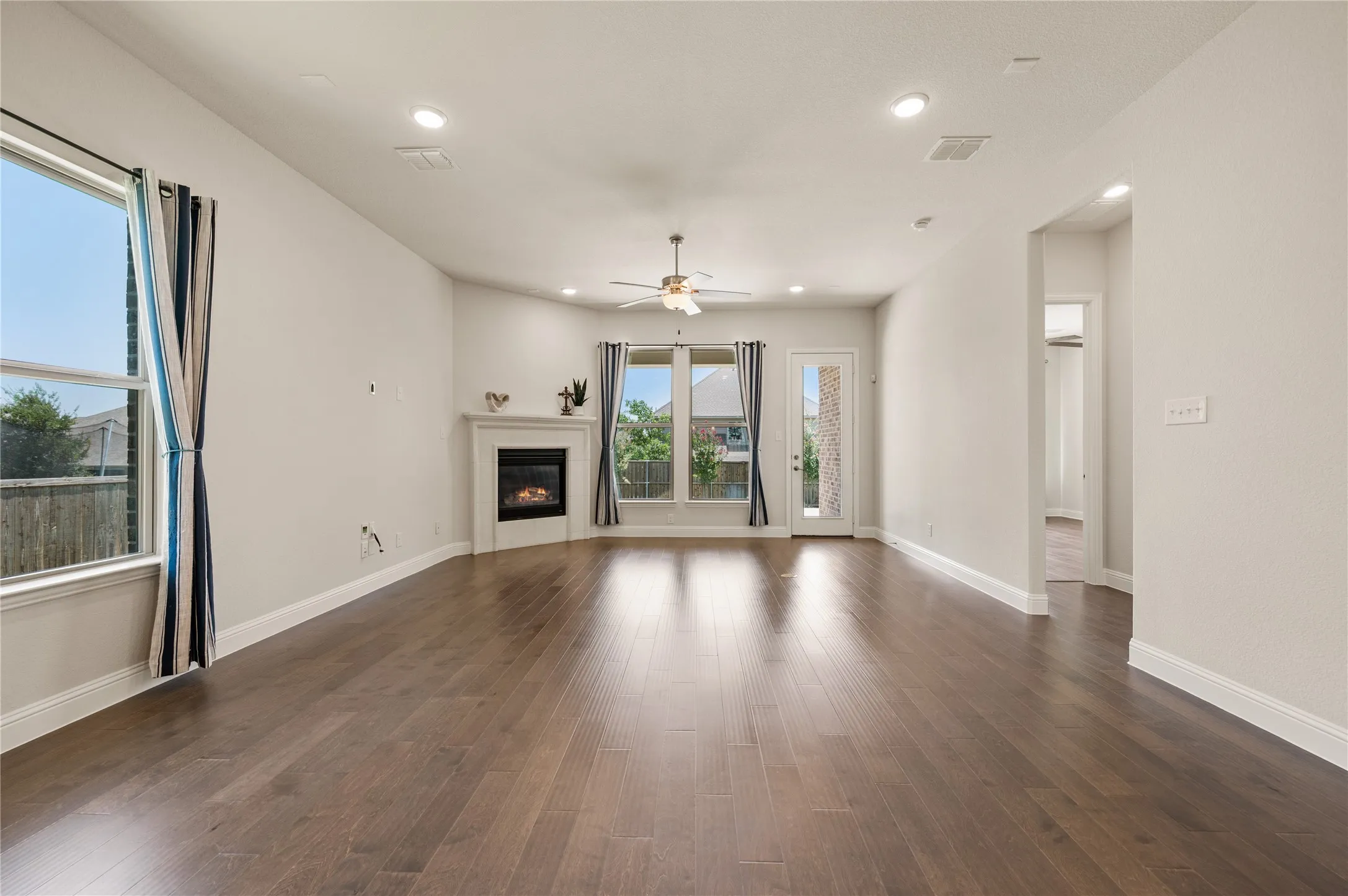 Single Family Residence For Sale in Tarrant County , 1515 Silver Sage Drive, Haslet, Texas 76052, 4 Bedroom, 3 Bathroom, 2 Garage spaces, 2,362 Sqft, built in 2020, mls#21339344, Real Estate Agent in Haslet, Homes For Sale in Tarrant county, Homes For Sale in Haslet, Realtor in Haslet Texas, Real Estate Brokerage Independent Realty Texas, Luminita Cordes Realtor