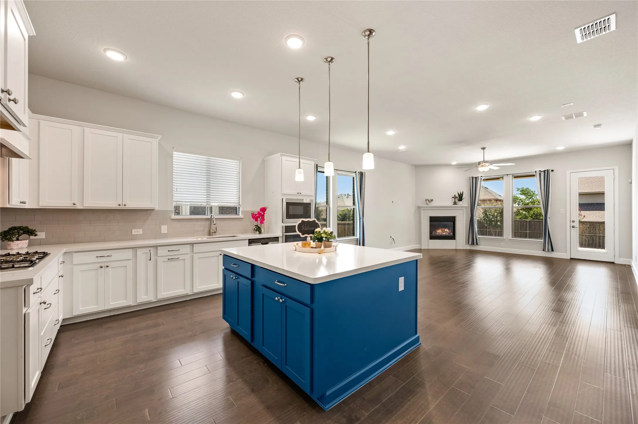 Single Family Residence For Sale in Tarrant County , 1515 Silver Sage Drive, Haslet, Texas 76052, 4 Bedroom, 3 Bathroom, 2 Garage spaces, 2,362 Sqft, built in 2020, mls#21339344, Real Estate Agent in Haslet, Homes For Sale in Tarrant county, Homes For Sale in Haslet, Realtor in Haslet Texas, Real Estate Brokerage Independent Realty Texas, Luminita Cordes Realtor