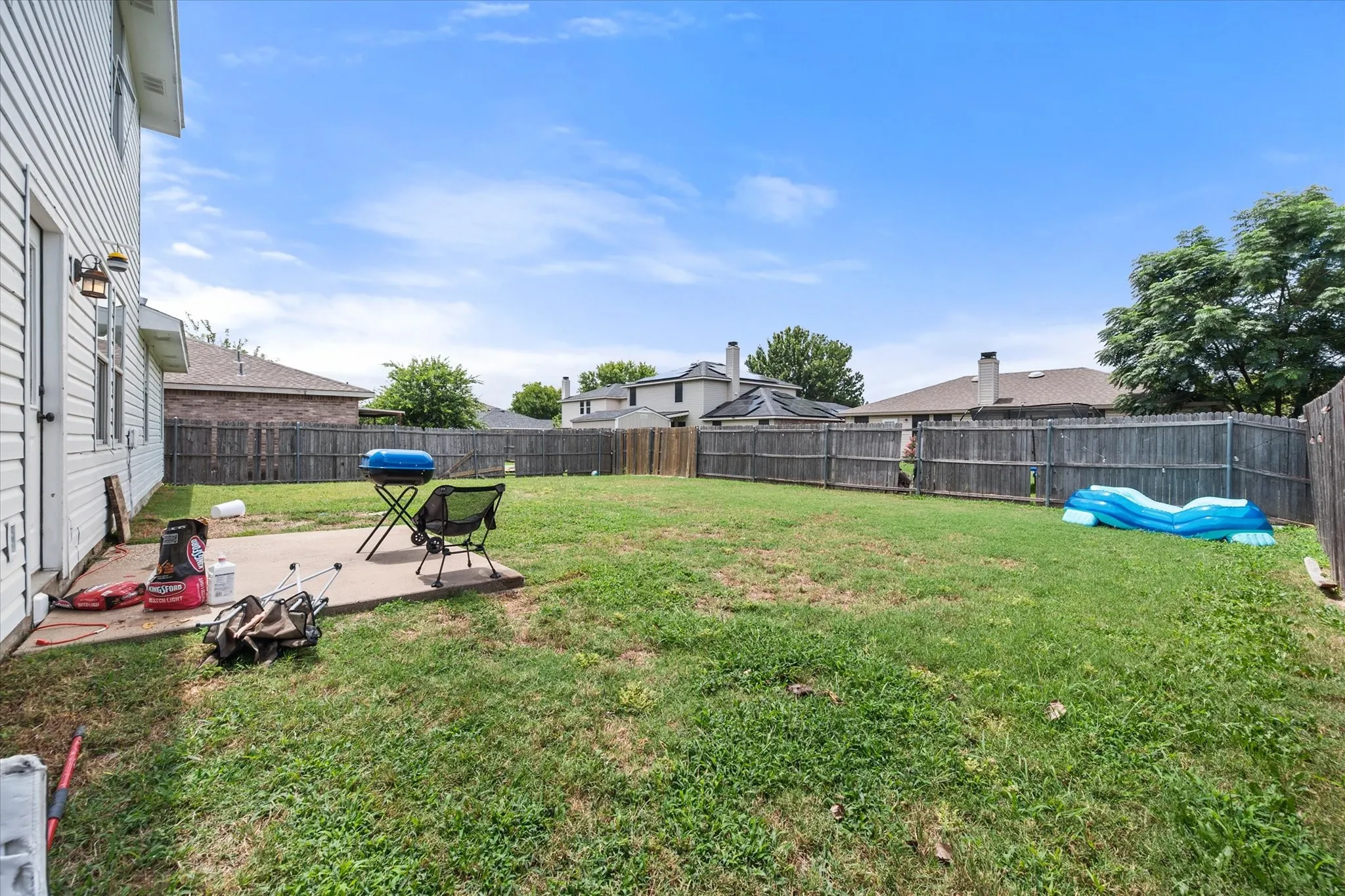 Single Family Residence For Sale in Tarrant County , 1409 Blazing Star Trail, Burleson, Texas 76028, 4 Bedroom, 3 Bathroom, 2 Garage spaces, 2,377 Sqft, built in 2003, mls#21335257, Real Estate Agent in Burleson, Homes For Sale in Tarrant county, Homes For Sale in Burleson, Realtor in Burleson Texas, Real Estate Brokerage Independent Realty Texas, Luminita Cordes Realtor