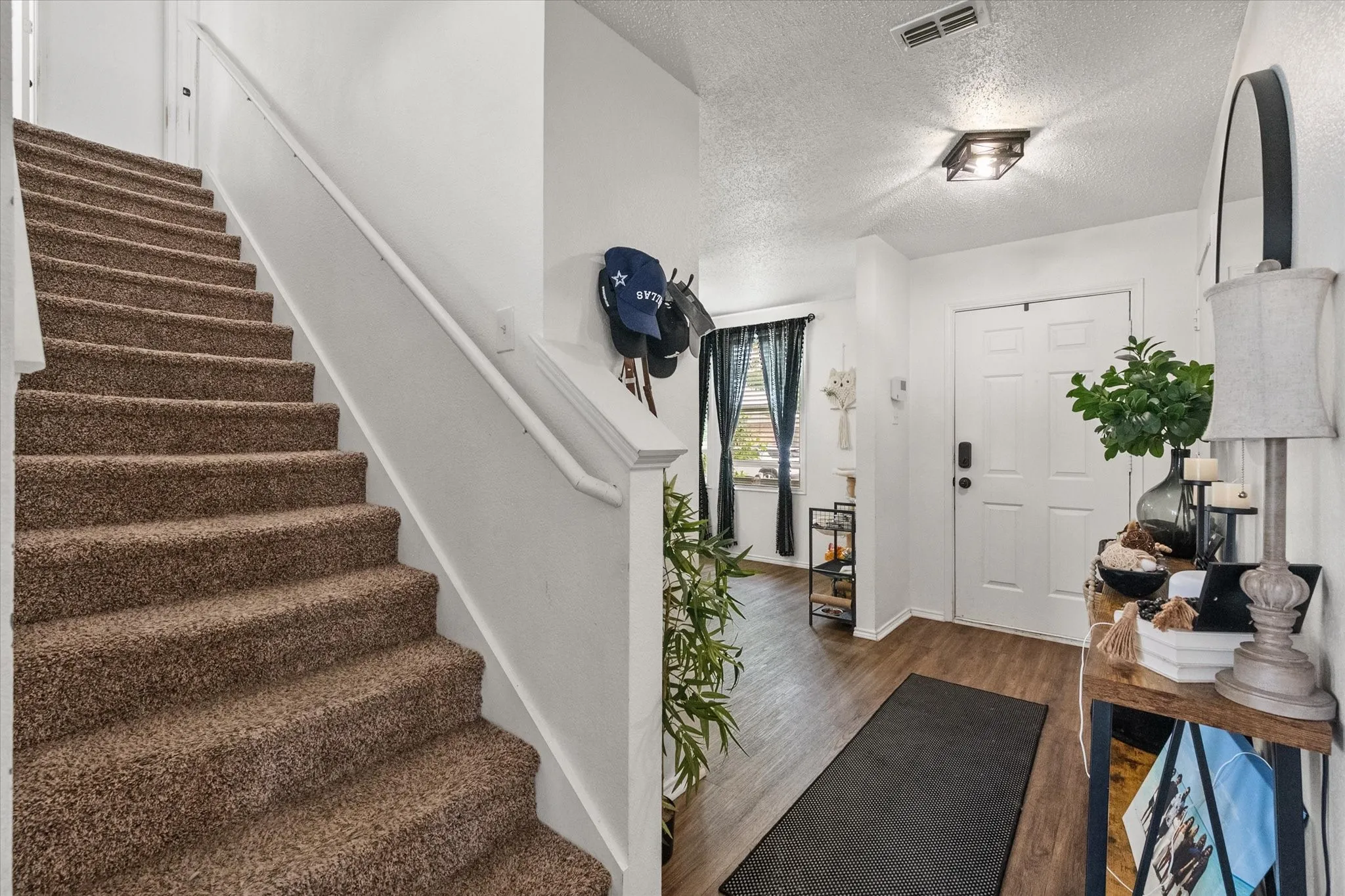 Single Family Residence For Sale in Tarrant County , 1409 Blazing Star Trail, Burleson, Texas 76028, 4 Bedroom, 3 Bathroom, 2 Garage spaces, 2,377 Sqft, built in 2003, mls#21335257, Real Estate Agent in Burleson, Homes For Sale in Tarrant county, Homes For Sale in Burleson, Realtor in Burleson Texas, Real Estate Brokerage Independent Realty Texas, Luminita Cordes Realtor