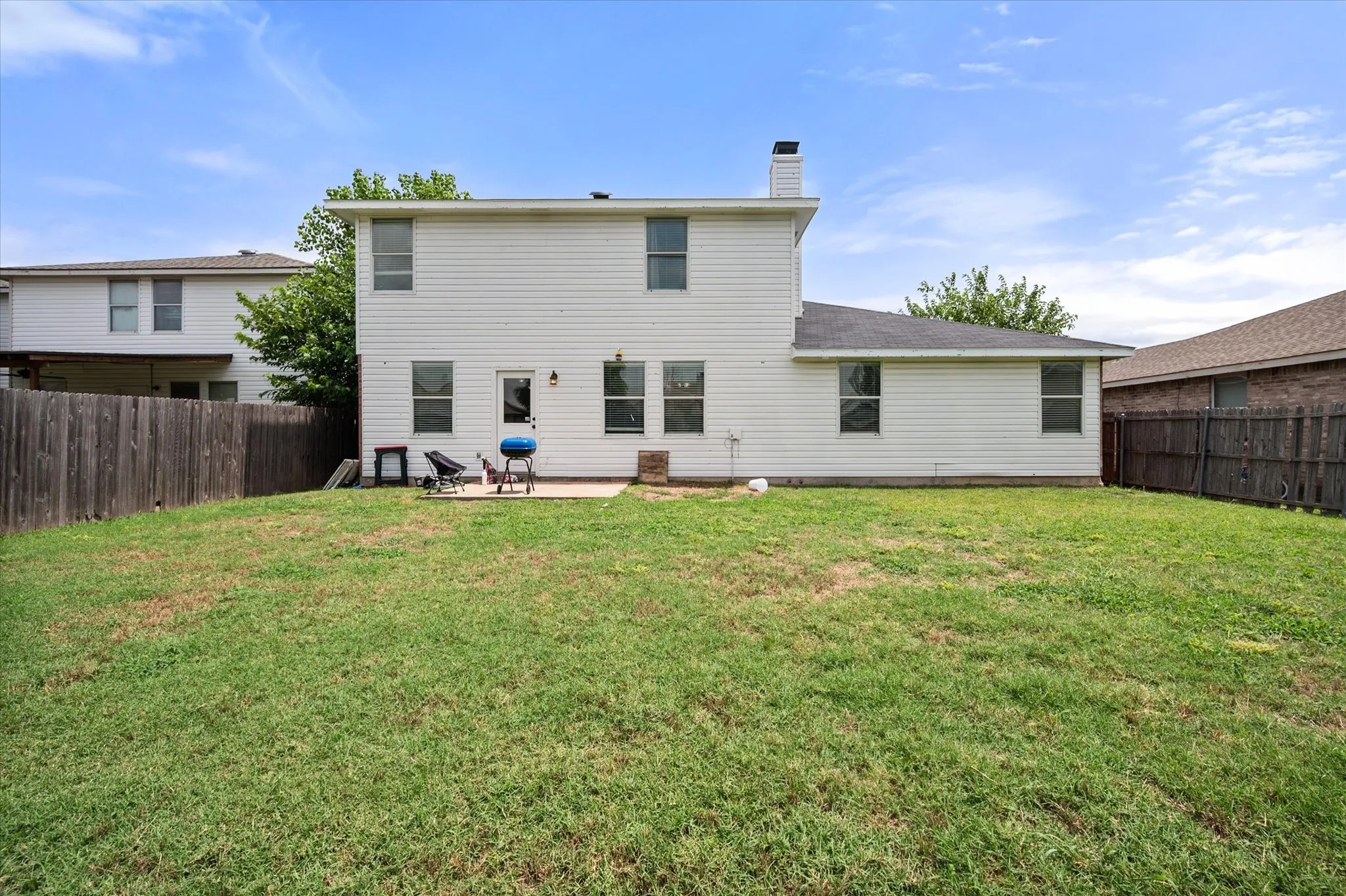 Single Family Residence For Sale in Tarrant County , 1409 Blazing Star Trail, Burleson, Texas 76028, 4 Bedroom, 3 Bathroom, 2 Garage spaces, 2,377 Sqft, built in 2003, mls#21335257, Real Estate Agent in Burleson, Homes For Sale in Tarrant county, Homes For Sale in Burleson, Realtor in Burleson Texas, Real Estate Brokerage Independent Realty Texas, Luminita Cordes Realtor