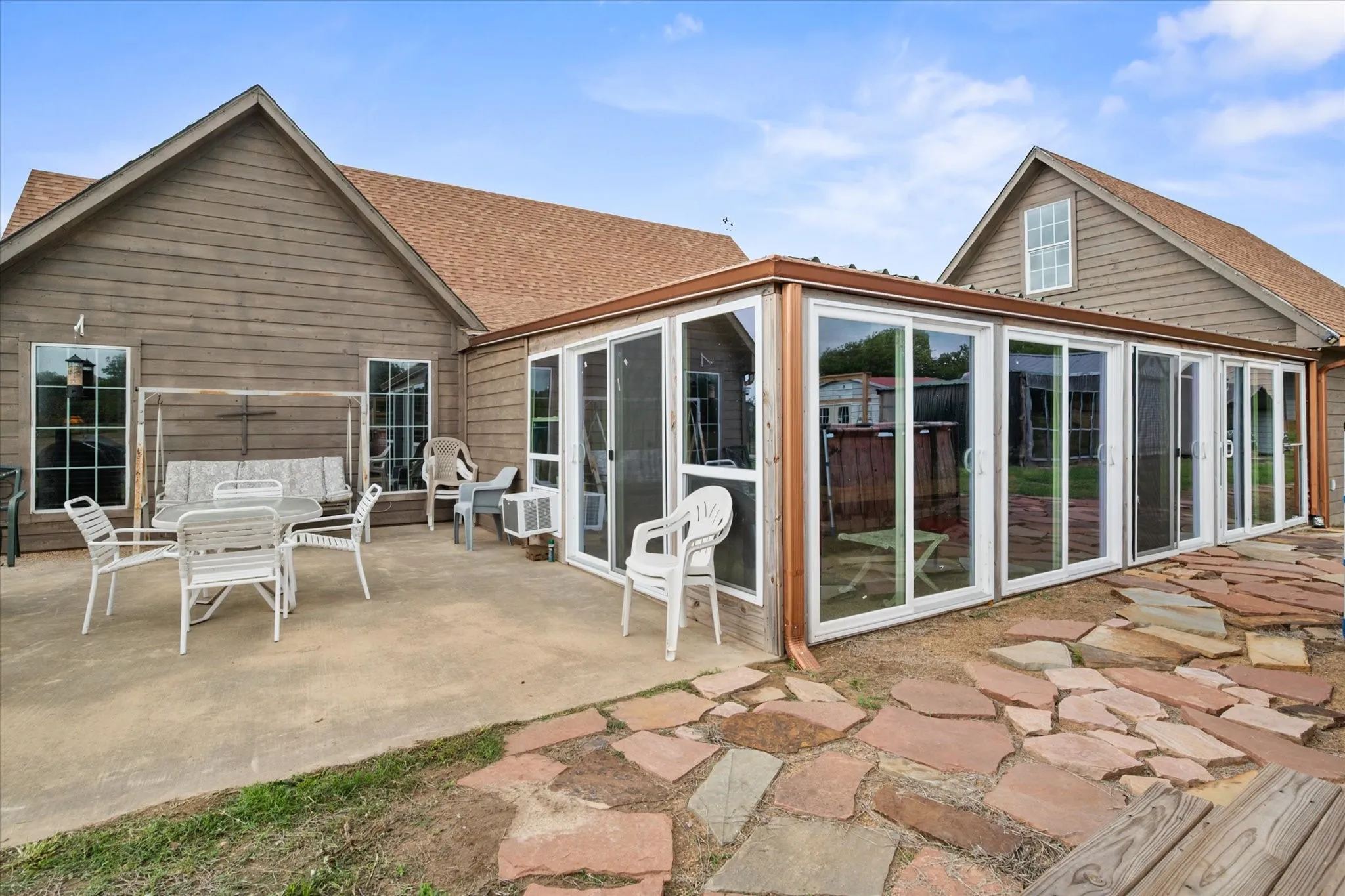Single Family Residence For Sale in Navarro County , 130 SE County Road 3085, Corsicana, Texas 75109, 4 Bedroom, 3 Bathroom, 2 Garage spaces, 2,699 Sqft, built in 2019, mls#21341779, Real Estate Agent in Corsicana, Homes For Sale in Navarro county, Homes For Sale in Corsicana, Realtor in Corsicana Texas, Real Estate Brokerage Independent Realty Texas, Luminita Cordes Realtor
