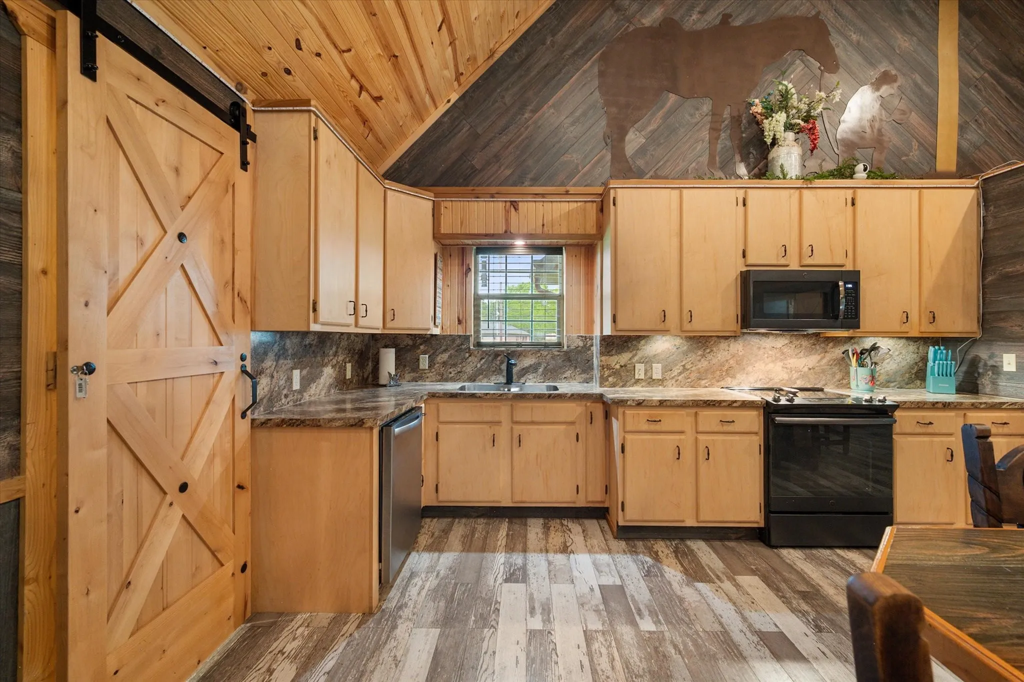 Single Family Residence For Sale in Navarro County , 130 SE County Road 3085, Corsicana, Texas 75109, 4 Bedroom, 3 Bathroom, 2 Garage spaces, 2,699 Sqft, built in 2019, mls#21341779, Real Estate Agent in Corsicana, Homes For Sale in Navarro county, Homes For Sale in Corsicana, Realtor in Corsicana Texas, Real Estate Brokerage Independent Realty Texas, Luminita Cordes Realtor