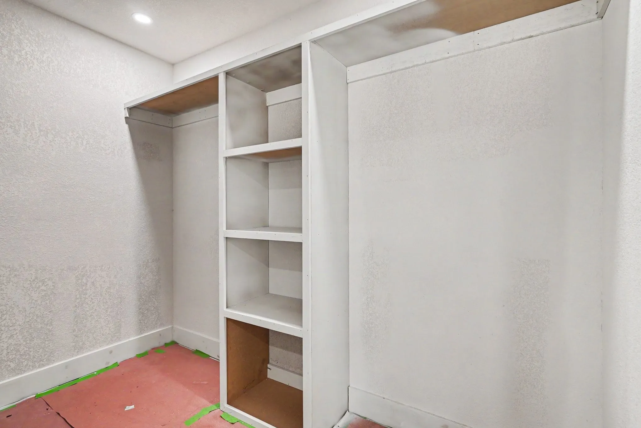 Single Family Residence For Sale in Tarrant County , 6337 Renwood Drive, Fort Worth, Texas 76140, 2 Bedroom, 1 Bathroom, Garage spaces, 1,054 Sqft, built in 1955, Price $200,000, mls#21341784, Real Estate Agent in Fort Worth, Homes For Sale in Tarrant county, Homes For Sale in Fort Worth, Realtor in Fort Worth Texas, Real Estate Brokerage Independent Realty Texas, Luminita Cordes Realtor