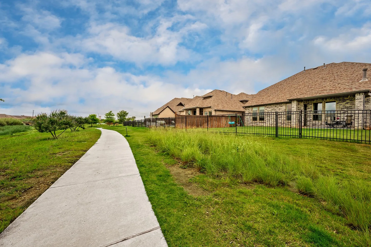Single Family Residence For Sale in Collin County , 778 Corner Post Path, Celina, Texas 75009, 4 Bedrooms, 3 Bathrooms, 2 Garage spaces, 2,954 Sqft, built in 2020, Price $639,990, mls#21339249, Real Estate Agent in Celina, Homes For Sale in Collin county, Homes For Sale in Celina, Realtor in Celina Texas, Real Estate Brokerage Independent Realty Texas, Luminita Cordes Realtor