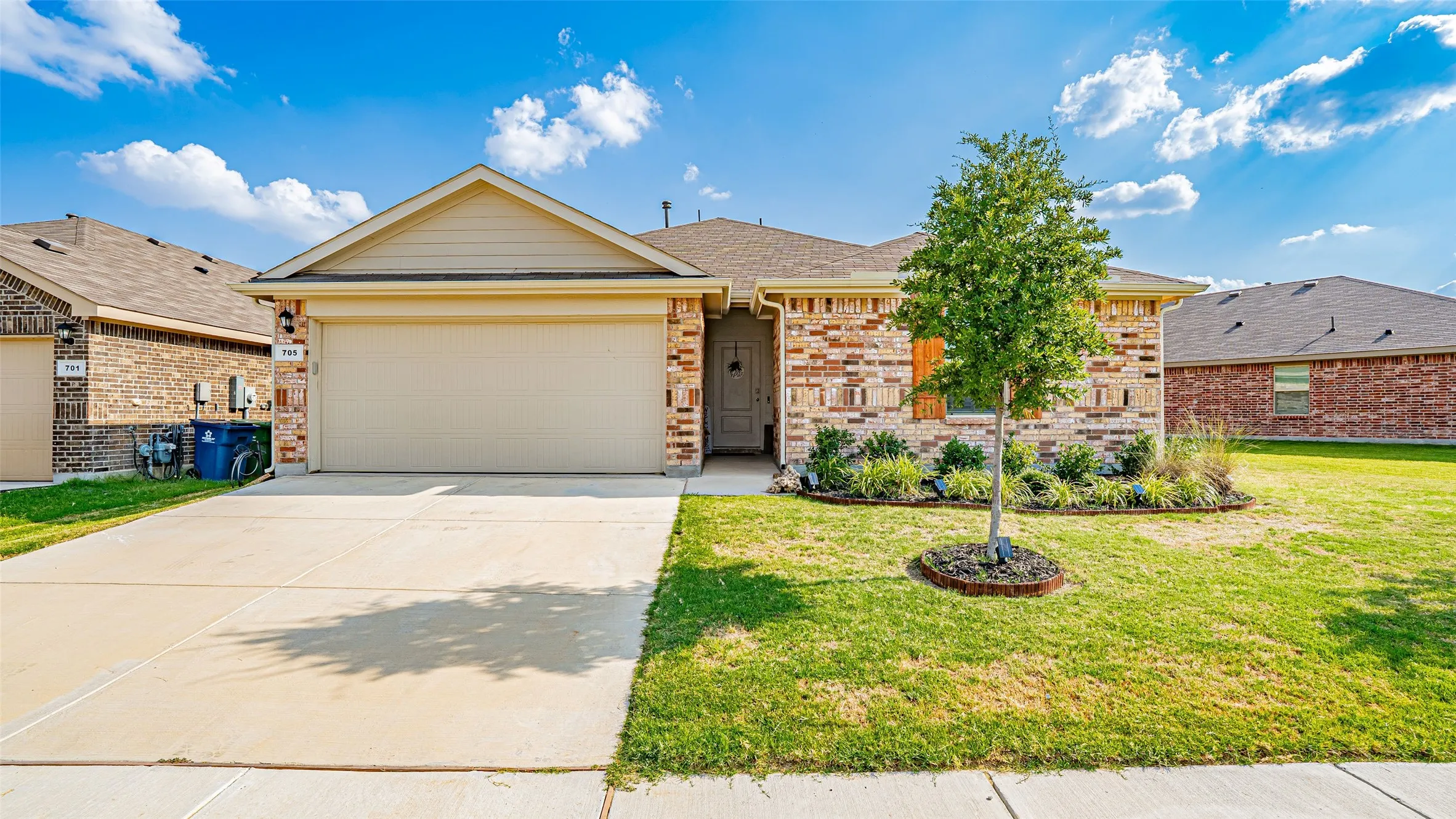 Single Family Residence For Sale in Denton County , 705 Basteen Lane, Justin, Texas 76247, 3 Bedroom, 2 Bathroom, 2 Garage spaces, 1,451 Sqft, built in 2023, mls#21340917, Real Estate Agent in Justin, Homes For Sale in Denton county, Homes For Sale in Justin, Realtor in Justin Texas, Real Estate Brokerage Independent Realty Texas, Luminita Cordes Realtor