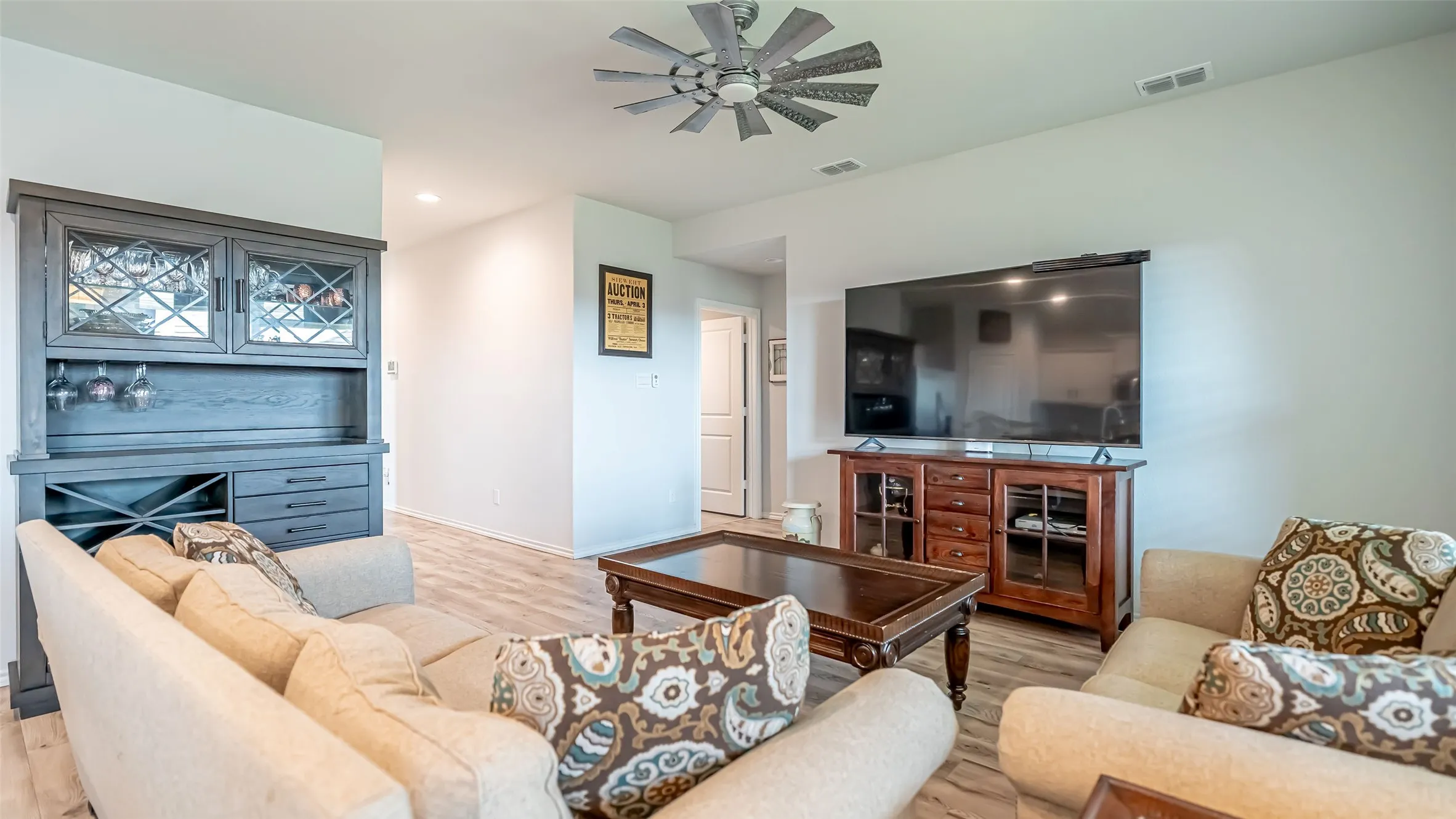 Single Family Residence For Sale in Denton County , 705 Basteen Lane, Justin, Texas 76247, 3 Bedroom, 2 Bathroom, 2 Garage spaces, 1,451 Sqft, built in 2023, mls#21340917, Real Estate Agent in Justin, Homes For Sale in Denton county, Homes For Sale in Justin, Realtor in Justin Texas, Real Estate Brokerage Independent Realty Texas, Luminita Cordes Realtor