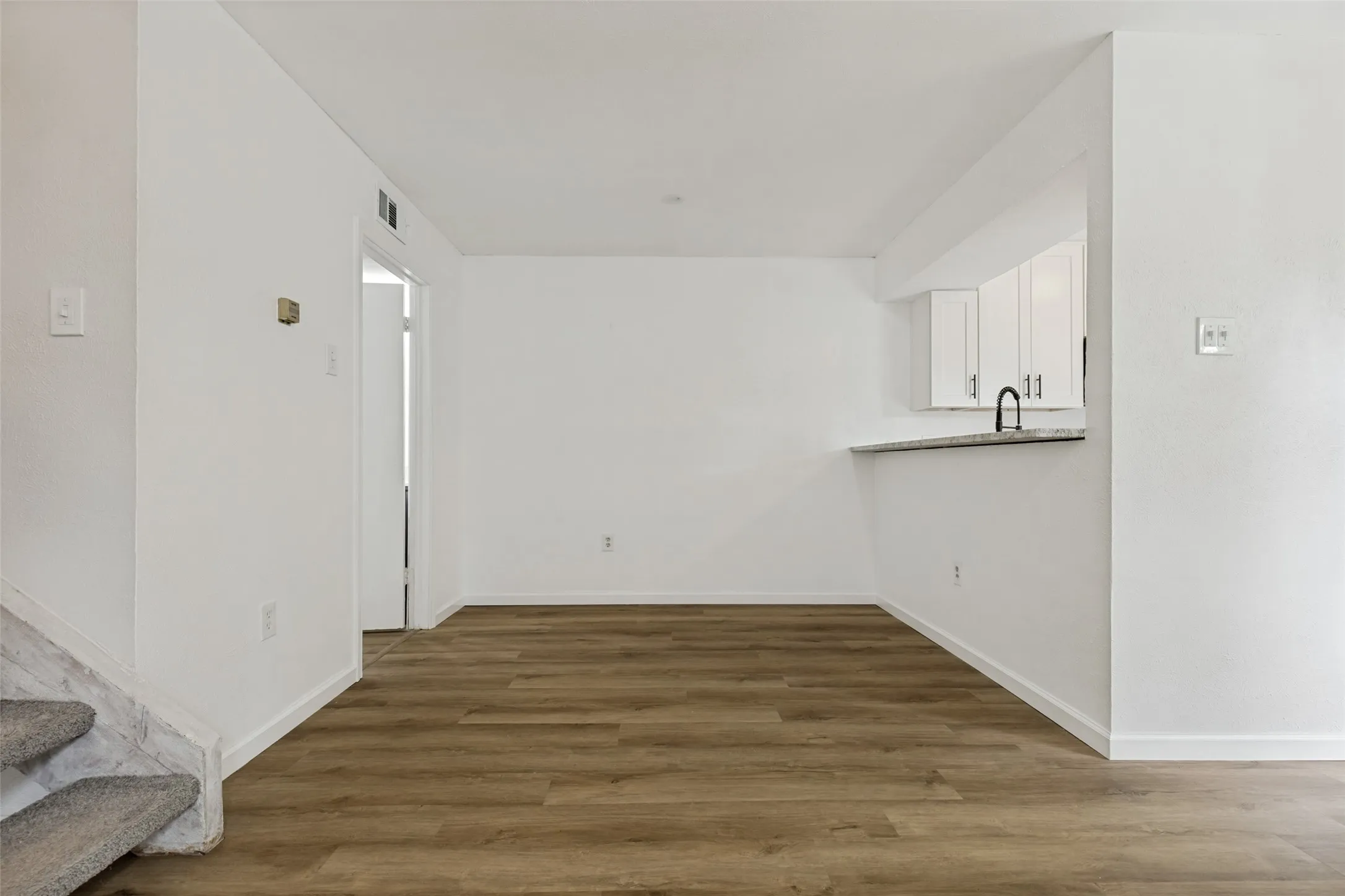 Condominium For Rent in Dallas County , 5626 Preston Oaks Road 38A, Dallas, Texas 75254, 2 Bedrooms, 2 Bathrooms, 1 Garage spaces, 1,020 Sqft, built in 1981, Price $1,900, mls#21341775, Real Estate Agent in Dallas, Homes For Rent in Dallas county, Homes For Rent in Dallas, Realtor in Dallas Texas, Real Estate Brokerage Independent Realty Texas, Luminita Cordes Realtor
