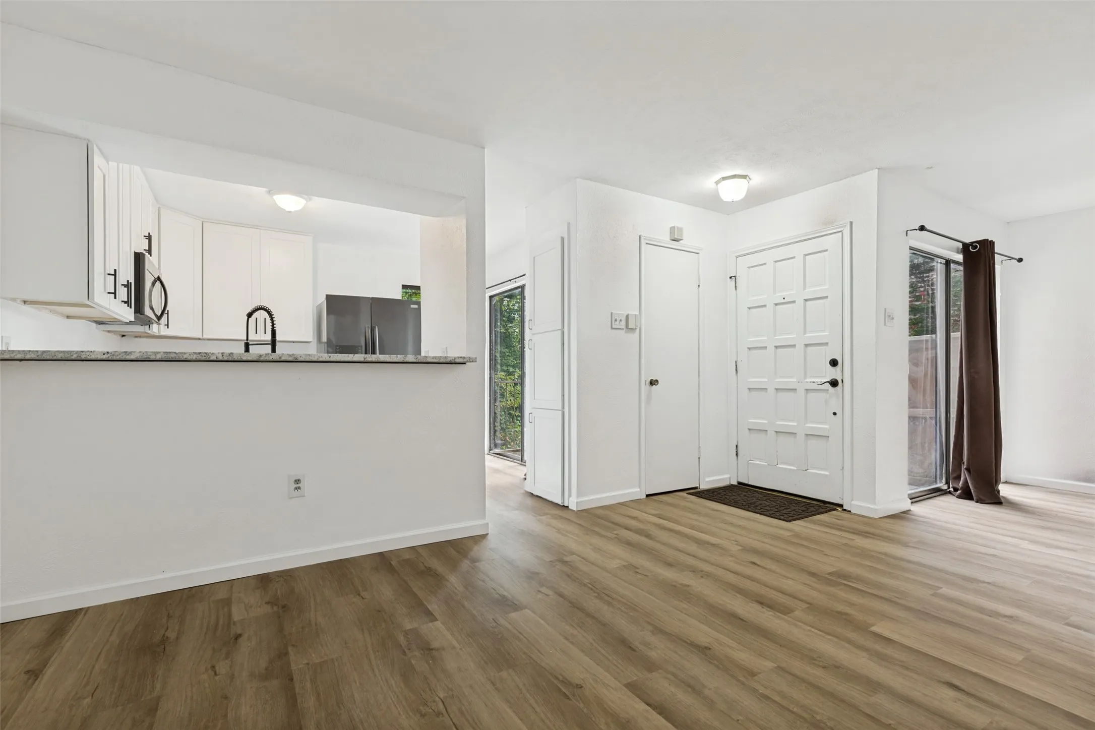 Condominium For Rent in Dallas County , 5626 Preston Oaks Road 38A, Dallas, Texas 75254, 2 Bedrooms, 2 Bathrooms, 1 Garage spaces, 1,020 Sqft, built in 1981, Price $1,900, mls#21341775, Real Estate Agent in Dallas, Homes For Rent in Dallas county, Homes For Rent in Dallas, Realtor in Dallas Texas, Real Estate Brokerage Independent Realty Texas, Luminita Cordes Realtor