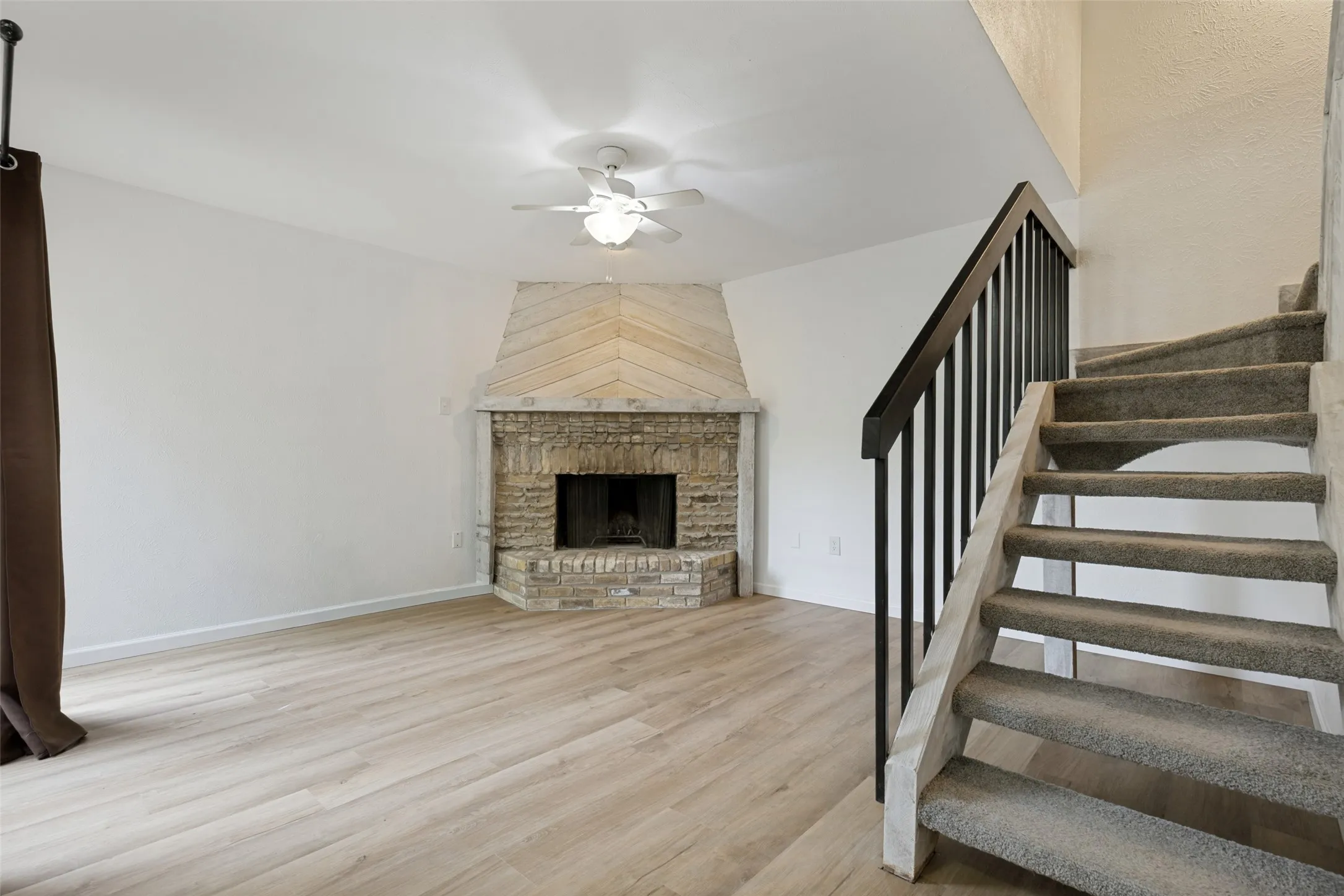 Condominium For Rent in Dallas County , 5626 Preston Oaks Road 38A, Dallas, Texas 75254, 2 Bedrooms, 2 Bathrooms, 1 Garage spaces, 1,020 Sqft, built in 1981, Price $1,900, mls#21341775, Real Estate Agent in Dallas, Homes For Rent in Dallas county, Homes For Rent in Dallas, Realtor in Dallas Texas, Real Estate Brokerage Independent Realty Texas, Luminita Cordes Realtor