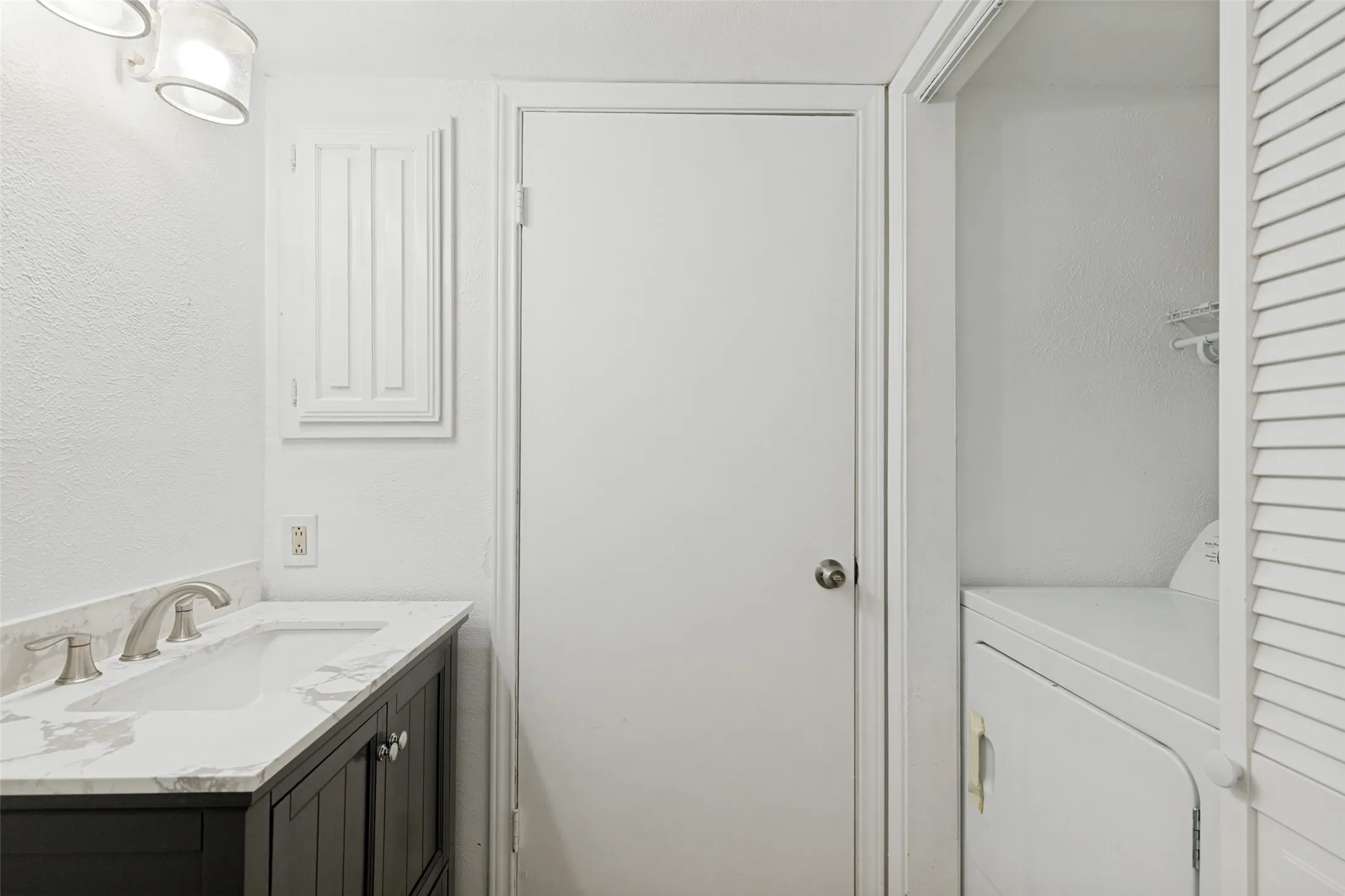 Condominium For Rent in Dallas County , 5626 Preston Oaks Road 38A, Dallas, Texas 75254, 2 Bedrooms, 2 Bathrooms, 1 Garage spaces, 1,020 Sqft, built in 1981, Price $1,900, mls#21341775, Real Estate Agent in Dallas, Homes For Rent in Dallas county, Homes For Rent in Dallas, Realtor in Dallas Texas, Real Estate Brokerage Independent Realty Texas, Luminita Cordes Realtor