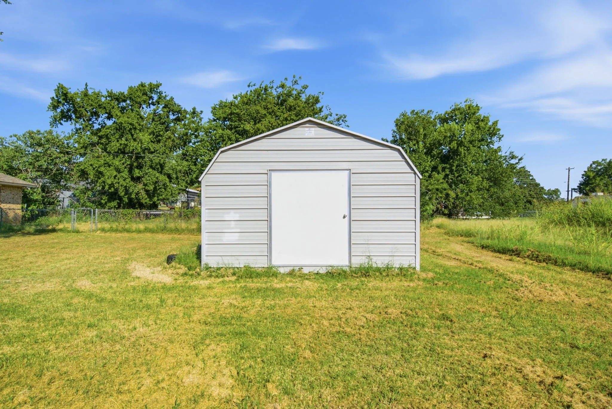Single Family Residence For Sale in Comanche County , 917 E Ross Avenue, De Leon, Texas 76444, 3 Bedroom, 2 Bathroom, Garage spaces, 2,139 Sqft, built in 1986, mls#21341434, Real Estate Agent in De Leon, Homes For Sale in Comanche county, Homes For Sale in De Leon, Realtor in De Leon Texas, Real Estate Brokerage Independent Realty Texas, Luminita Cordes Realtor