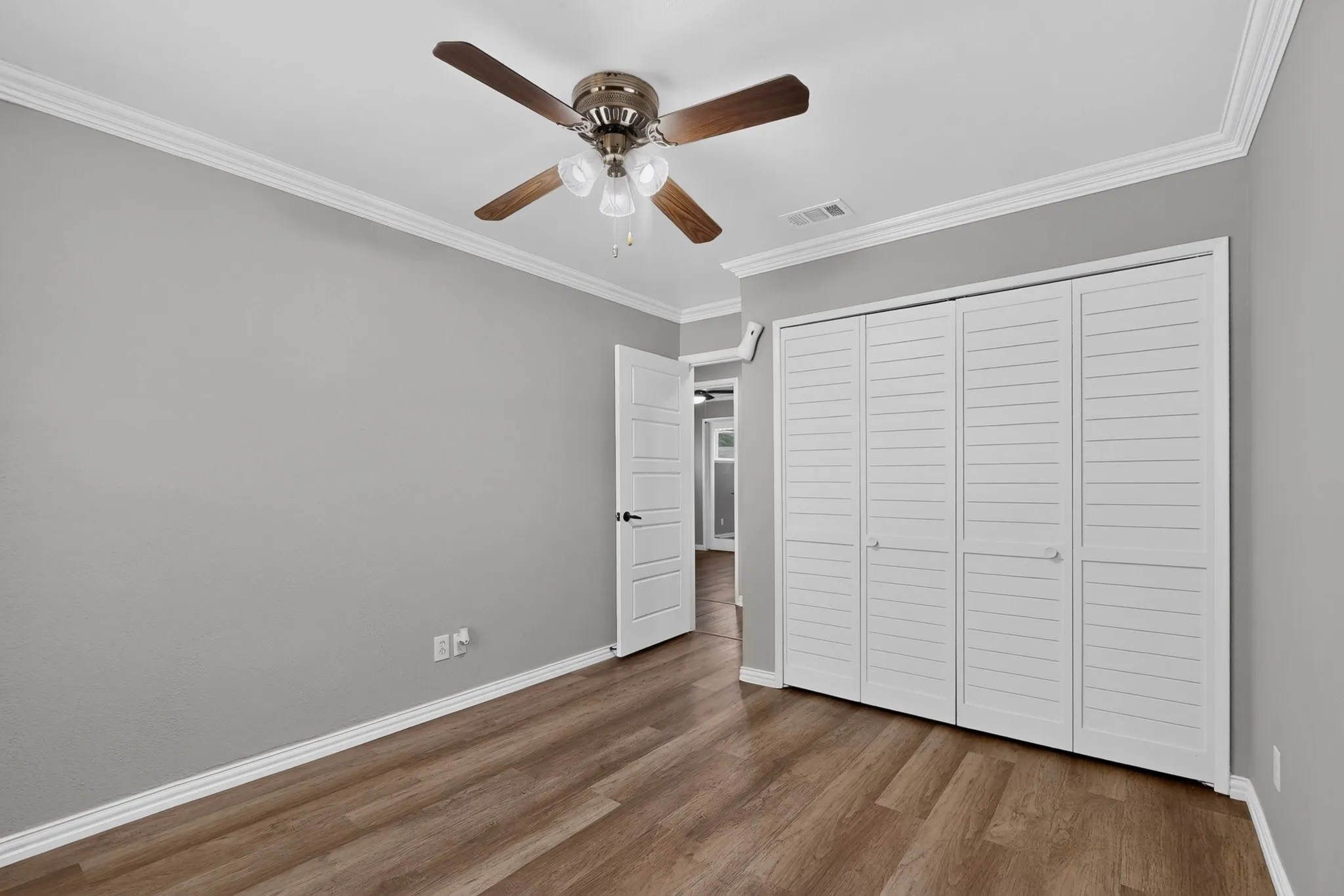 Single Family Residence For Rent in Dallas County , 3264 Northaven Road, Dallas, Texas 75229, 4 Bedroom, 3 Bathroom, 2 Garage spaces, 2,051 Sqft, built in 1963, mls#21341672, Real Estate Agent in Dallas, Homes For Rent in Dallas county, Homes For Rent in Dallas, Realtor in Dallas Texas, Real Estate Brokerage Independent Realty Texas, Luminita Cordes Realtor