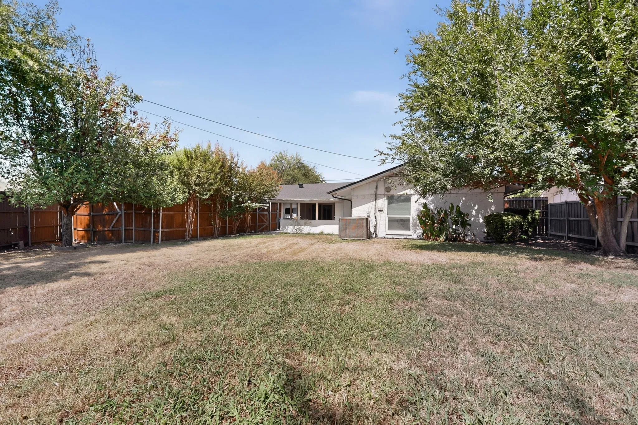 Single Family Residence For Rent in Dallas County , 3264 Northaven Road, Dallas, Texas 75229, 4 Bedroom, 3 Bathroom, 2 Garage spaces, 2,051 Sqft, built in 1963, mls#21341672, Real Estate Agent in Dallas, Homes For Rent in Dallas county, Homes For Rent in Dallas, Realtor in Dallas Texas, Real Estate Brokerage Independent Realty Texas, Luminita Cordes Realtor
