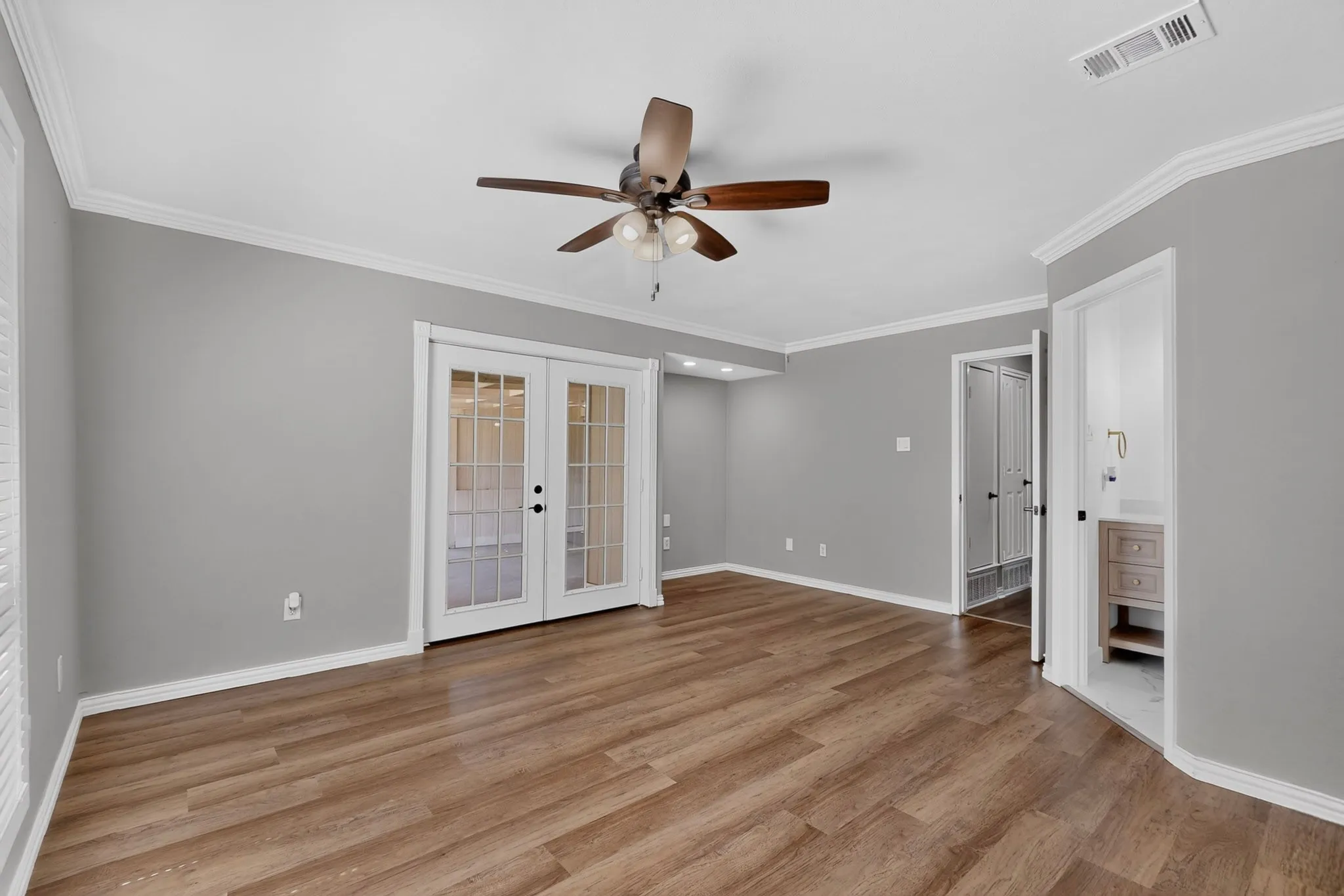 Single Family Residence For Rent in Dallas County , 3264 Northaven Road, Dallas, Texas 75229, 4 Bedroom, 3 Bathroom, 2 Garage spaces, 2,051 Sqft, built in 1963, mls#21341672, Real Estate Agent in Dallas, Homes For Rent in Dallas county, Homes For Rent in Dallas, Realtor in Dallas Texas, Real Estate Brokerage Independent Realty Texas, Luminita Cordes Realtor