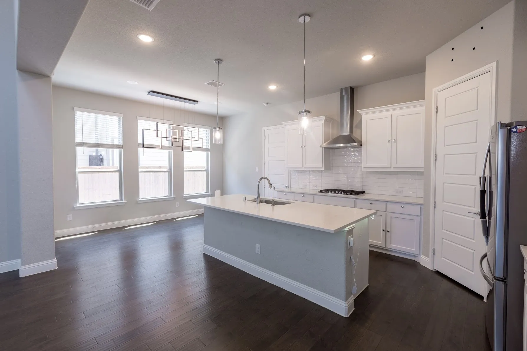 Single Family Residence For Rent in Denton County , 8521 Ottowa Ridge, Frisco, Texas 75034, 3 Bedroom, 3 Bathroom, 2 Garage spaces, 2,383 Sqft, built in 2019, mls#21341802, Real Estate Agent in Frisco, Homes For Rent in Denton county, Homes For Rent in Frisco, Realtor in Frisco Texas, Real Estate Brokerage Independent Realty Texas, Luminita Cordes Realtor