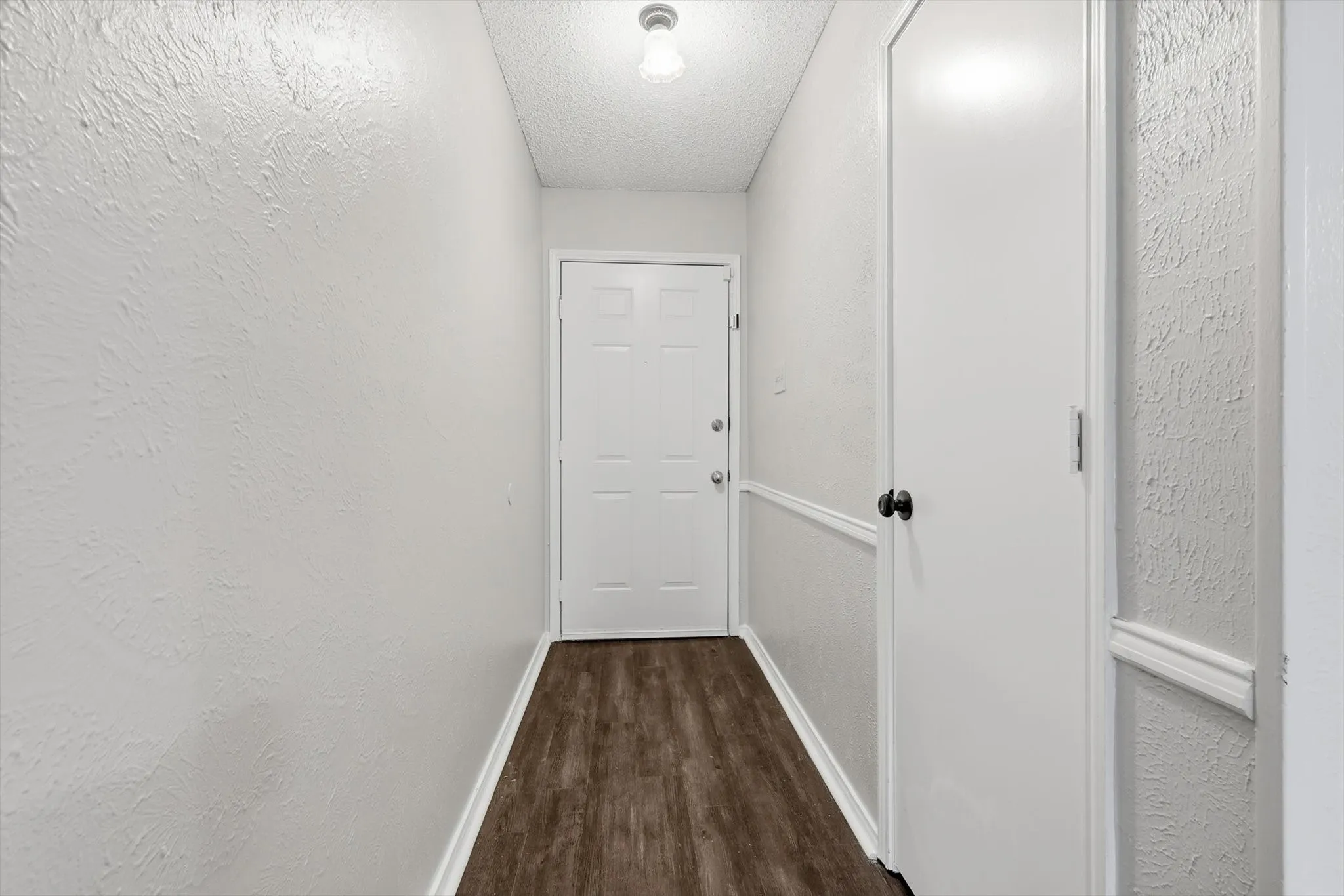Single Family Residence For Sale in Tarrant County , 5907 Cedar Ridge Drive, Arlington, Texas 76017, 3 Bedroom, 2 Bathroom, 2 Garage spaces, 1,120 Sqft, built in 1983, mls#21341817, Real Estate Agent in Arlington, Homes For Sale in Tarrant county, Homes For Sale in Arlington, Realtor in Arlington Texas, Real Estate Brokerage Independent Realty Texas, Luminita Cordes Realtor