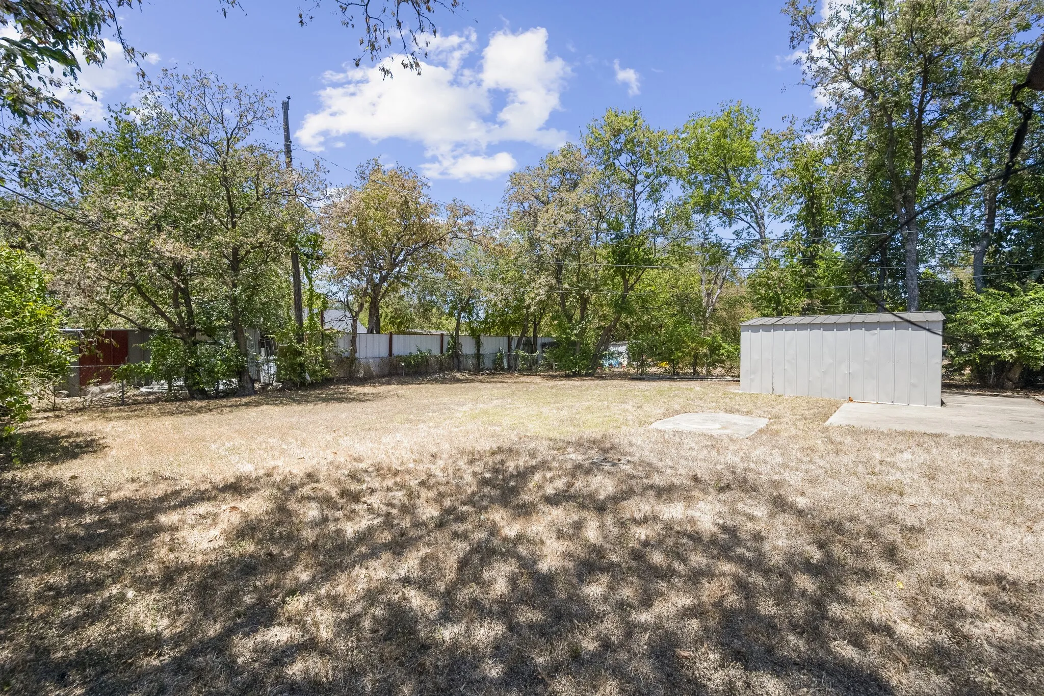 Single Family Residence For Sale in Tarrant County , 4816 Eastover Avenue, Fort Worth, Texas 76119, 3 Bedroom, 1 Bathroom, 1 Garage spaces, 768 Sqft, built in 1959, mls#21338669, Real Estate Agent in Fort Worth, Homes For Sale in Tarrant county, Homes For Sale in Fort Worth, Realtor in Fort Worth Texas, Real Estate Brokerage Independent Realty Texas, Luminita Cordes Realtor
