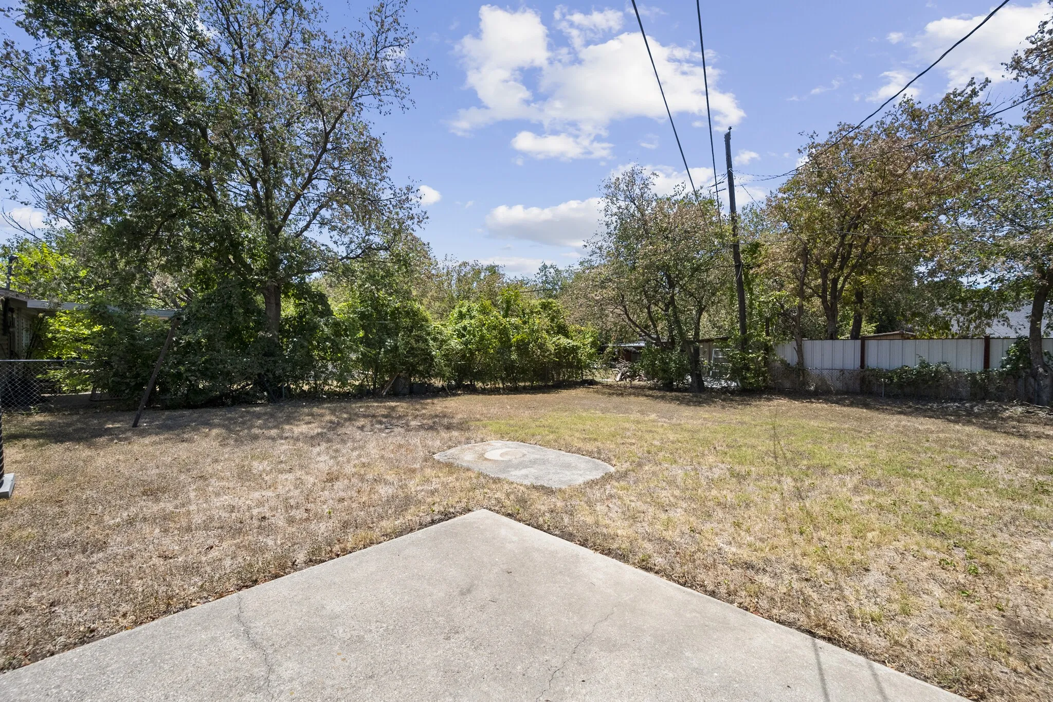 Single Family Residence For Sale in Tarrant County , 4816 Eastover Avenue, Fort Worth, Texas 76119, 3 Bedroom, 1 Bathroom, 1 Garage spaces, 768 Sqft, built in 1959, mls#21338669, Real Estate Agent in Fort Worth, Homes For Sale in Tarrant county, Homes For Sale in Fort Worth, Realtor in Fort Worth Texas, Real Estate Brokerage Independent Realty Texas, Luminita Cordes Realtor