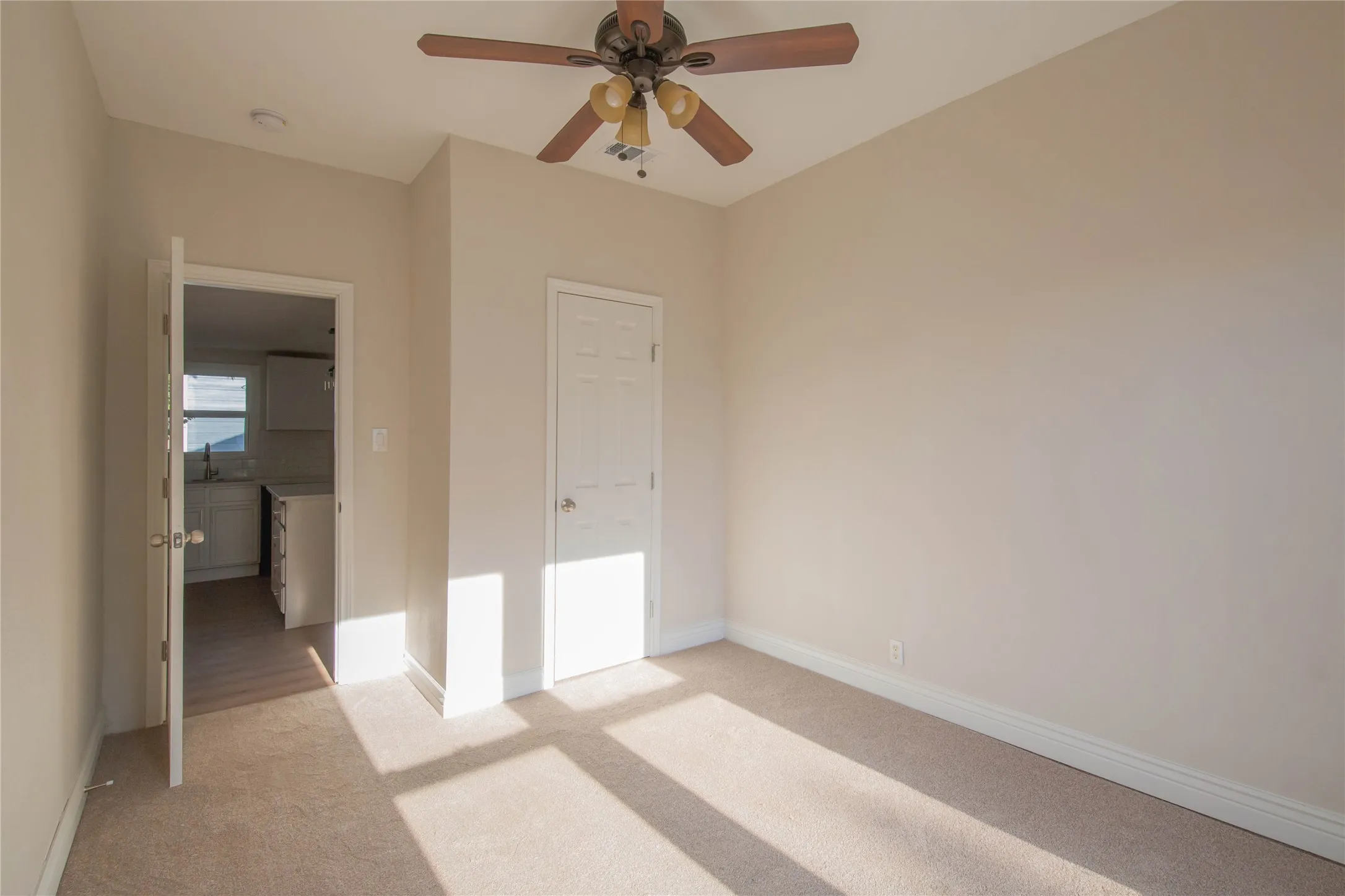 Single Family Residence For Sale in Parker County , 311 Throckmorton, Weatherford, Texas 76086, 3 Bedroom, 3 Bathroom, Garage spaces, 1,648 Sqft, built in 0, mls#21338631, Real Estate Agent in Weatherford, Homes For Sale in Parker county, Homes For Sale in Weatherford, Realtor in Weatherford Texas, Real Estate Brokerage Independent Realty Texas, Luminita Cordes Realtor