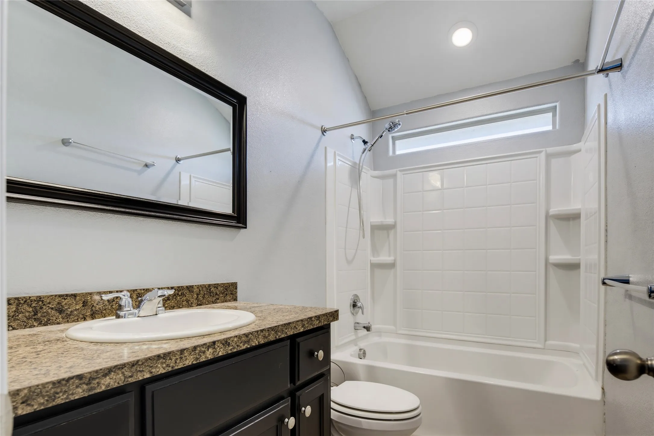 Single Family Residence For Sale in Tarrant County , 753 Rutherford Drive, Crowley, Texas 76036, 3 Bedroom, 3 Bathroom, 2 Garage spaces, 2,038 Sqft, built in 2018, mls#21339053, Real Estate Agent in Crowley, Homes For Sale in Tarrant county, Homes For Sale in Crowley, Realtor in Crowley Texas, Real Estate Brokerage Independent Realty Texas, Luminita Cordes Realtor
