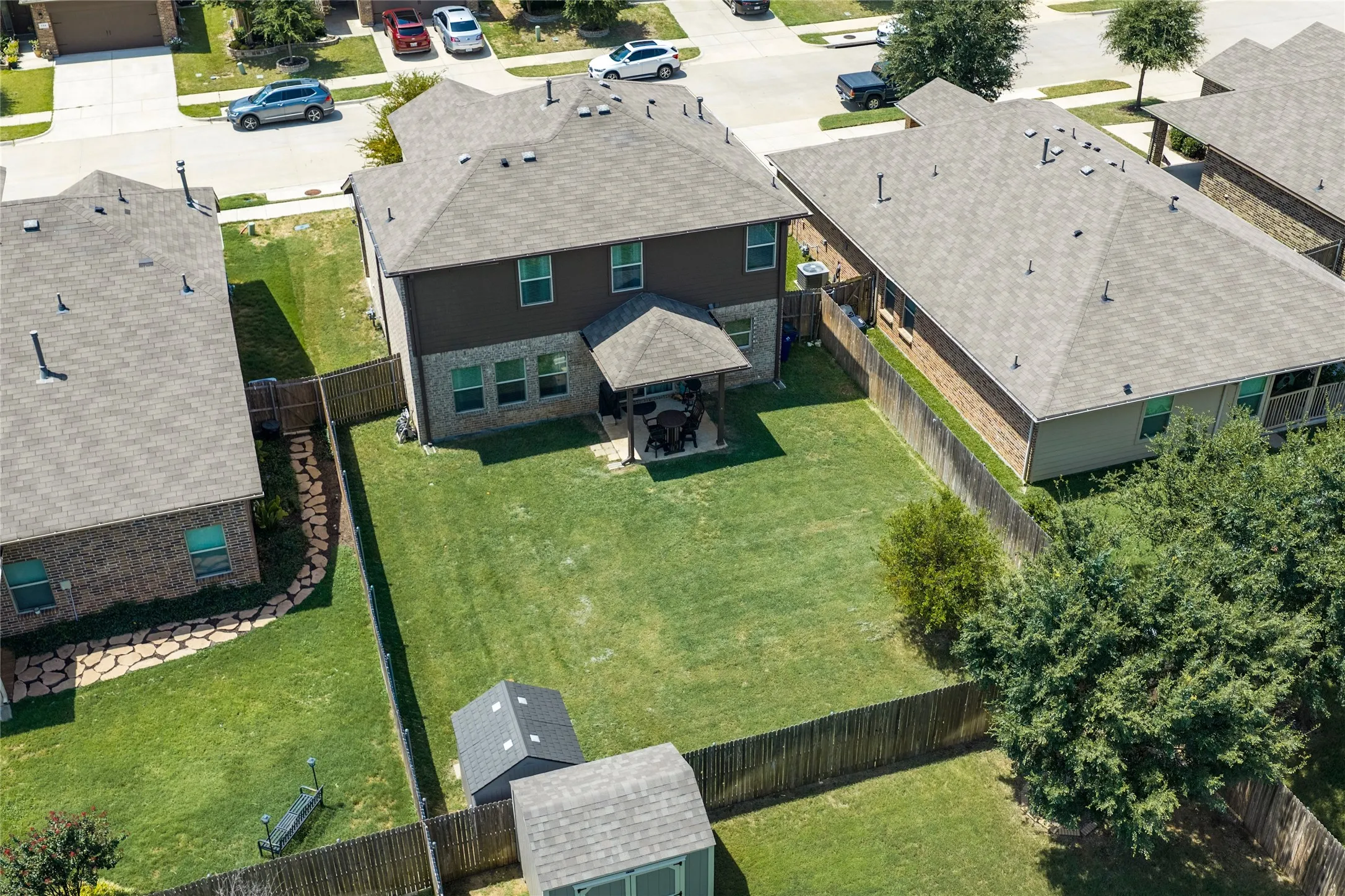Single Family Residence For Sale in Tarrant County , 753 Rutherford Drive, Crowley, Texas 76036, 3 Bedroom, 3 Bathroom, 2 Garage spaces, 2,038 Sqft, built in 2018, mls#21339053, Real Estate Agent in Crowley, Homes For Sale in Tarrant county, Homes For Sale in Crowley, Realtor in Crowley Texas, Real Estate Brokerage Independent Realty Texas, Luminita Cordes Realtor