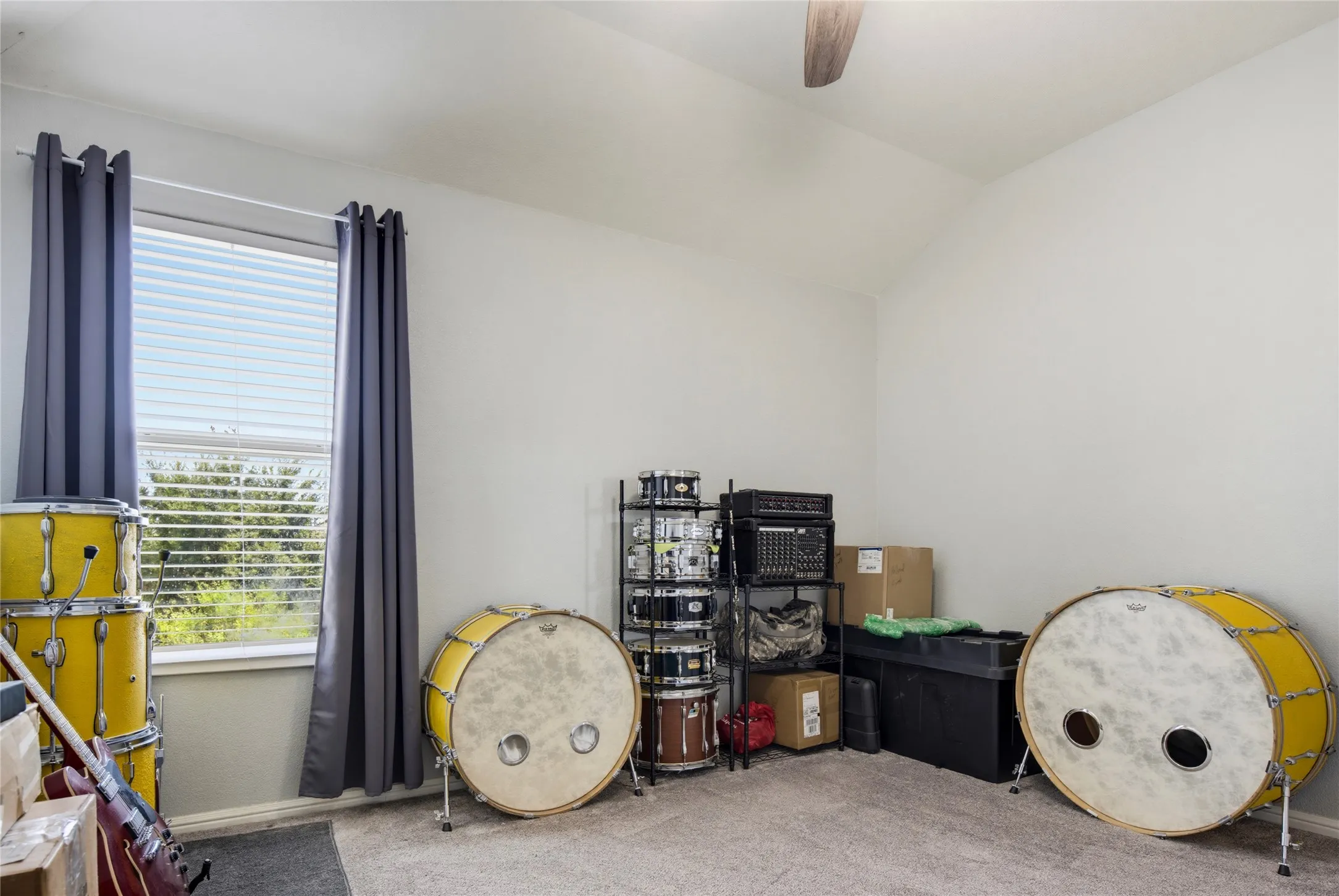 Single Family Residence For Sale in Tarrant County , 753 Rutherford Drive, Crowley, Texas 76036, 3 Bedroom, 3 Bathroom, 2 Garage spaces, 2,038 Sqft, built in 2018, mls#21339053, Real Estate Agent in Crowley, Homes For Sale in Tarrant county, Homes For Sale in Crowley, Realtor in Crowley Texas, Real Estate Brokerage Independent Realty Texas, Luminita Cordes Realtor