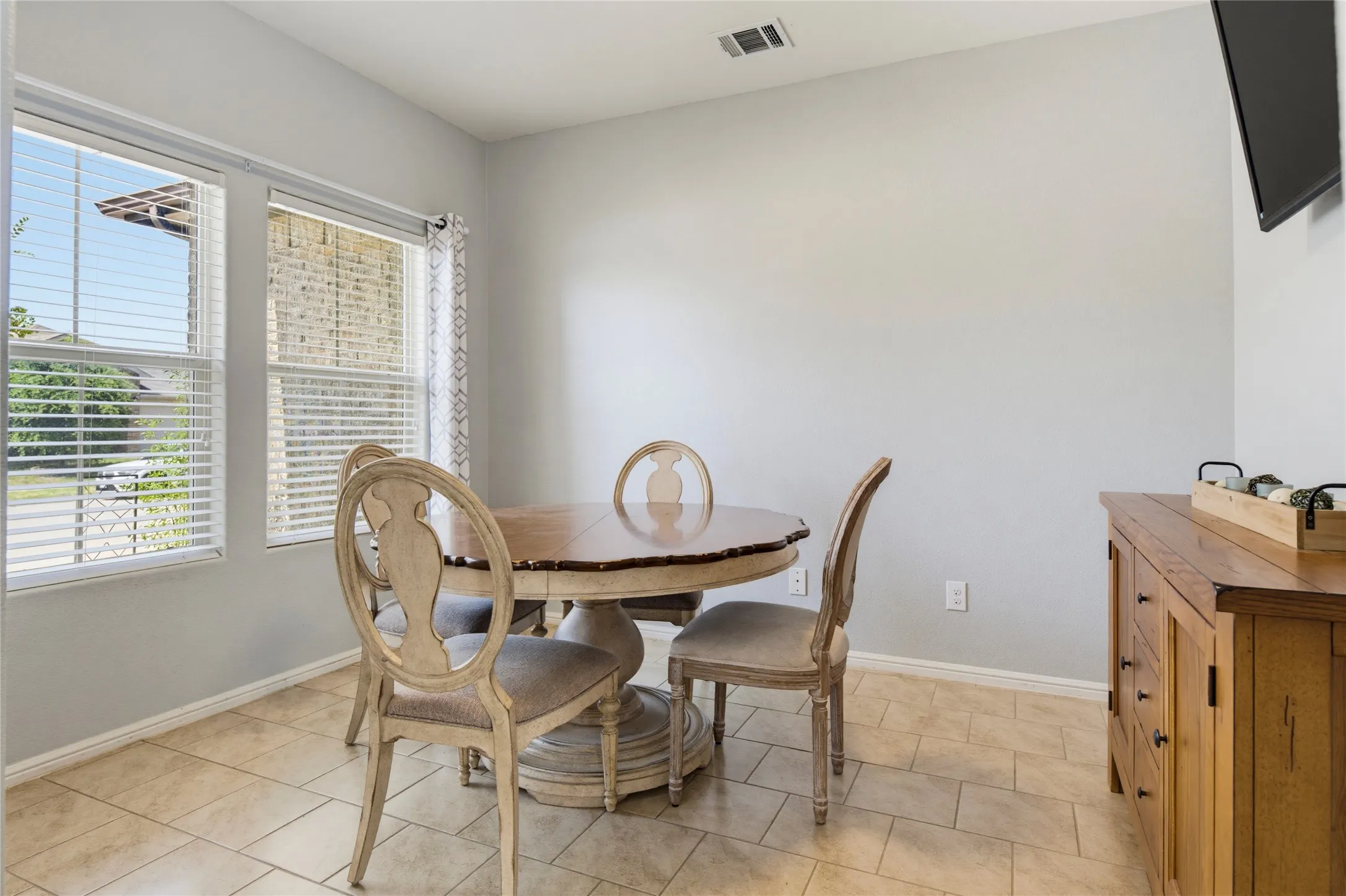 Single Family Residence For Sale in Tarrant County , 753 Rutherford Drive, Crowley, Texas 76036, 3 Bedroom, 3 Bathroom, 2 Garage spaces, 2,038 Sqft, built in 2018, mls#21339053, Real Estate Agent in Crowley, Homes For Sale in Tarrant county, Homes For Sale in Crowley, Realtor in Crowley Texas, Real Estate Brokerage Independent Realty Texas, Luminita Cordes Realtor