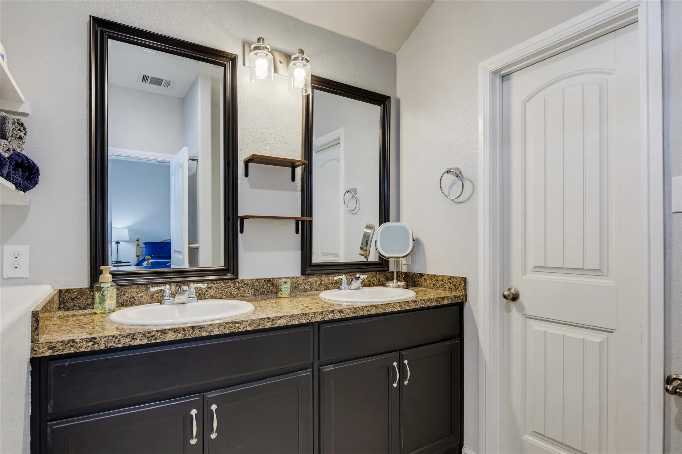 Single Family Residence For Sale in Tarrant County , 753 Rutherford Drive, Crowley, Texas 76036, 3 Bedroom, 3 Bathroom, 2 Garage spaces, 2,038 Sqft, built in 2018, mls#21339053, Real Estate Agent in Crowley, Homes For Sale in Tarrant county, Homes For Sale in Crowley, Realtor in Crowley Texas, Real Estate Brokerage Independent Realty Texas, Luminita Cordes Realtor