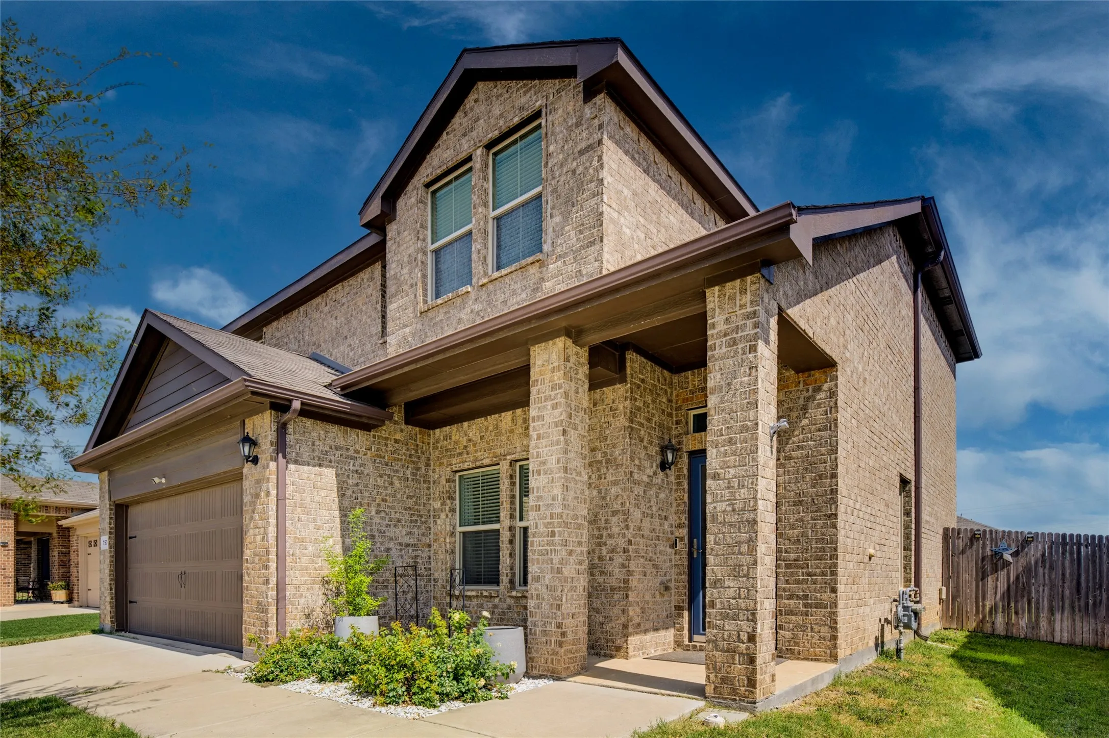 Single Family Residence For Sale in Tarrant County , 753 Rutherford Drive, Crowley, Texas 76036, 3 Bedroom, 3 Bathroom, 2 Garage spaces, 2,038 Sqft, built in 2018, mls#21339053, Real Estate Agent in Crowley, Homes For Sale in Tarrant county, Homes For Sale in Crowley, Realtor in Crowley Texas, Real Estate Brokerage Independent Realty Texas, Luminita Cordes Realtor