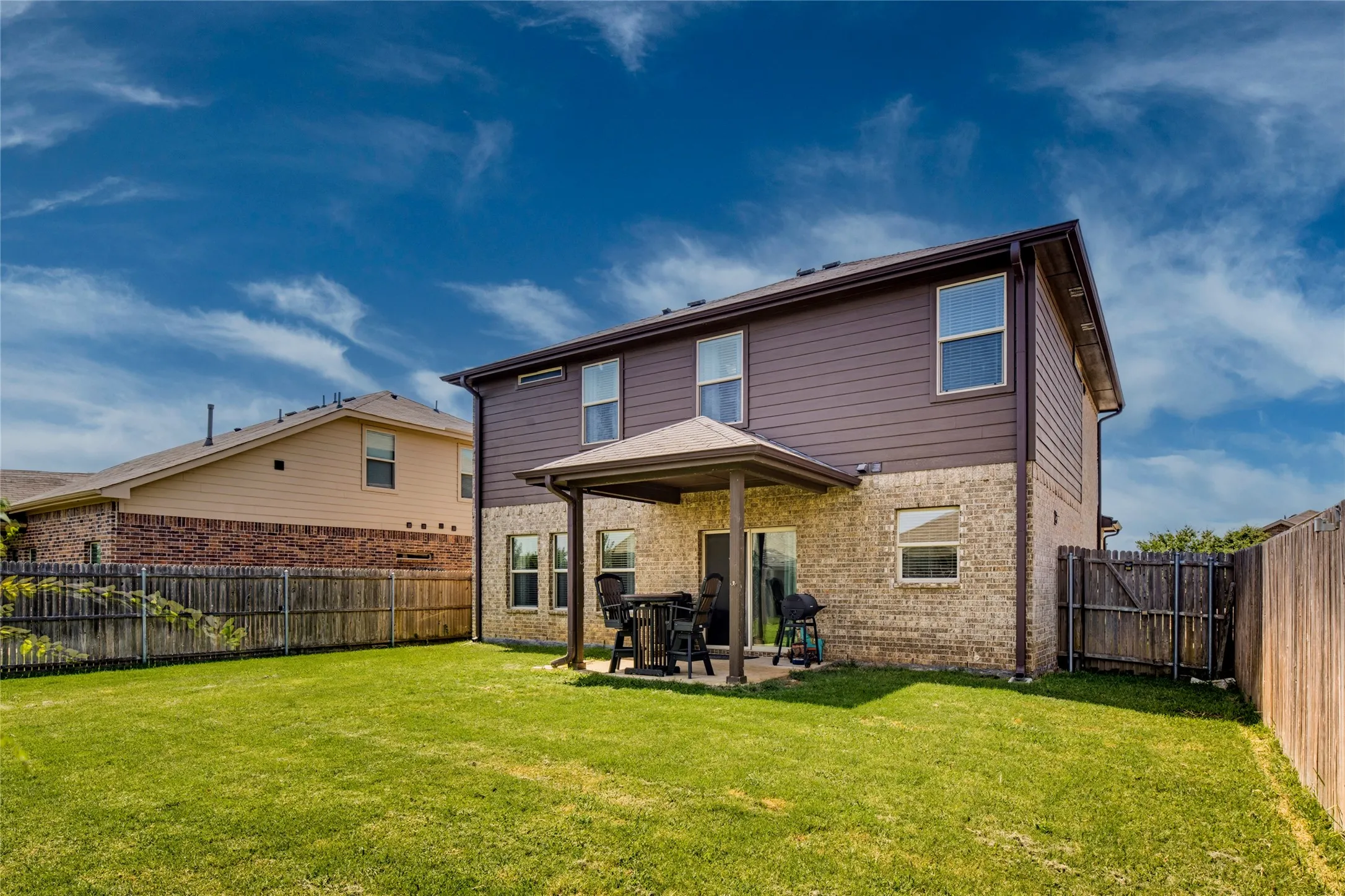 Single Family Residence For Sale in Tarrant County , 753 Rutherford Drive, Crowley, Texas 76036, 3 Bedroom, 3 Bathroom, 2 Garage spaces, 2,038 Sqft, built in 2018, mls#21339053, Real Estate Agent in Crowley, Homes For Sale in Tarrant county, Homes For Sale in Crowley, Realtor in Crowley Texas, Real Estate Brokerage Independent Realty Texas, Luminita Cordes Realtor