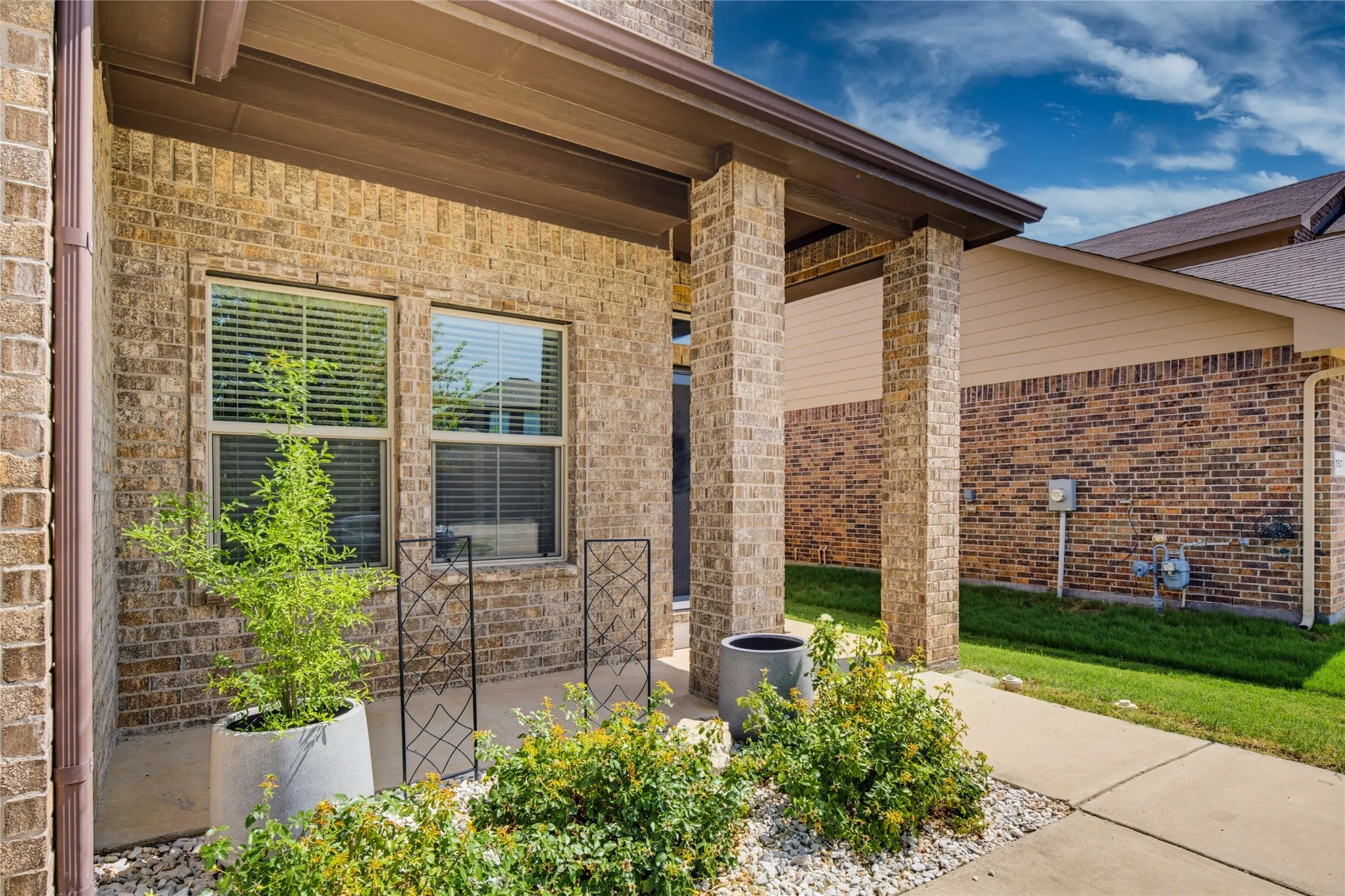 Single Family Residence For Sale in Tarrant County , 753 Rutherford Drive, Crowley, Texas 76036, 3 Bedroom, 3 Bathroom, 2 Garage spaces, 2,038 Sqft, built in 2018, mls#21339053, Real Estate Agent in Crowley, Homes For Sale in Tarrant county, Homes For Sale in Crowley, Realtor in Crowley Texas, Real Estate Brokerage Independent Realty Texas, Luminita Cordes Realtor