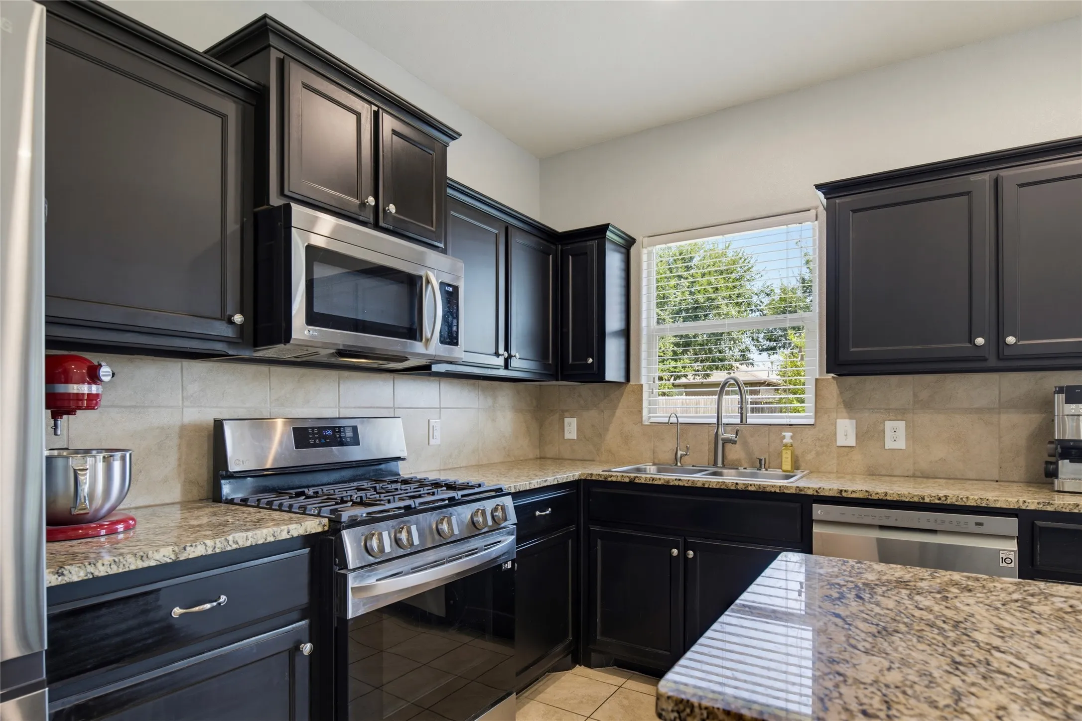 Single Family Residence For Sale in Tarrant County , 753 Rutherford Drive, Crowley, Texas 76036, 3 Bedroom, 3 Bathroom, 2 Garage spaces, 2,038 Sqft, built in 2018, mls#21339053, Real Estate Agent in Crowley, Homes For Sale in Tarrant county, Homes For Sale in Crowley, Realtor in Crowley Texas, Real Estate Brokerage Independent Realty Texas, Luminita Cordes Realtor