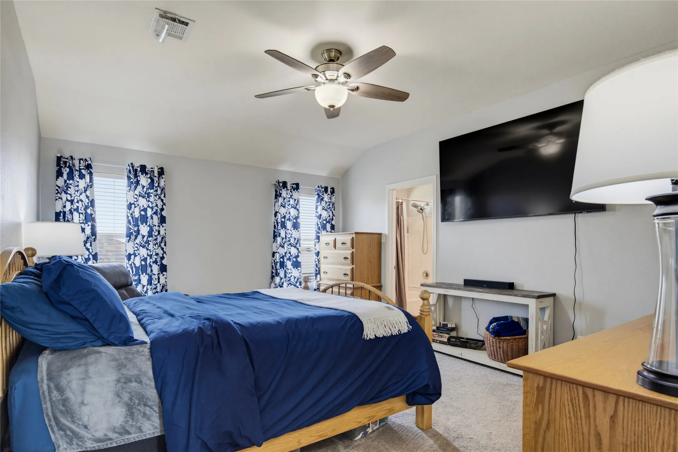 Single Family Residence For Sale in Tarrant County , 753 Rutherford Drive, Crowley, Texas 76036, 3 Bedroom, 3 Bathroom, 2 Garage spaces, 2,038 Sqft, built in 2018, mls#21339053, Real Estate Agent in Crowley, Homes For Sale in Tarrant county, Homes For Sale in Crowley, Realtor in Crowley Texas, Real Estate Brokerage Independent Realty Texas, Luminita Cordes Realtor