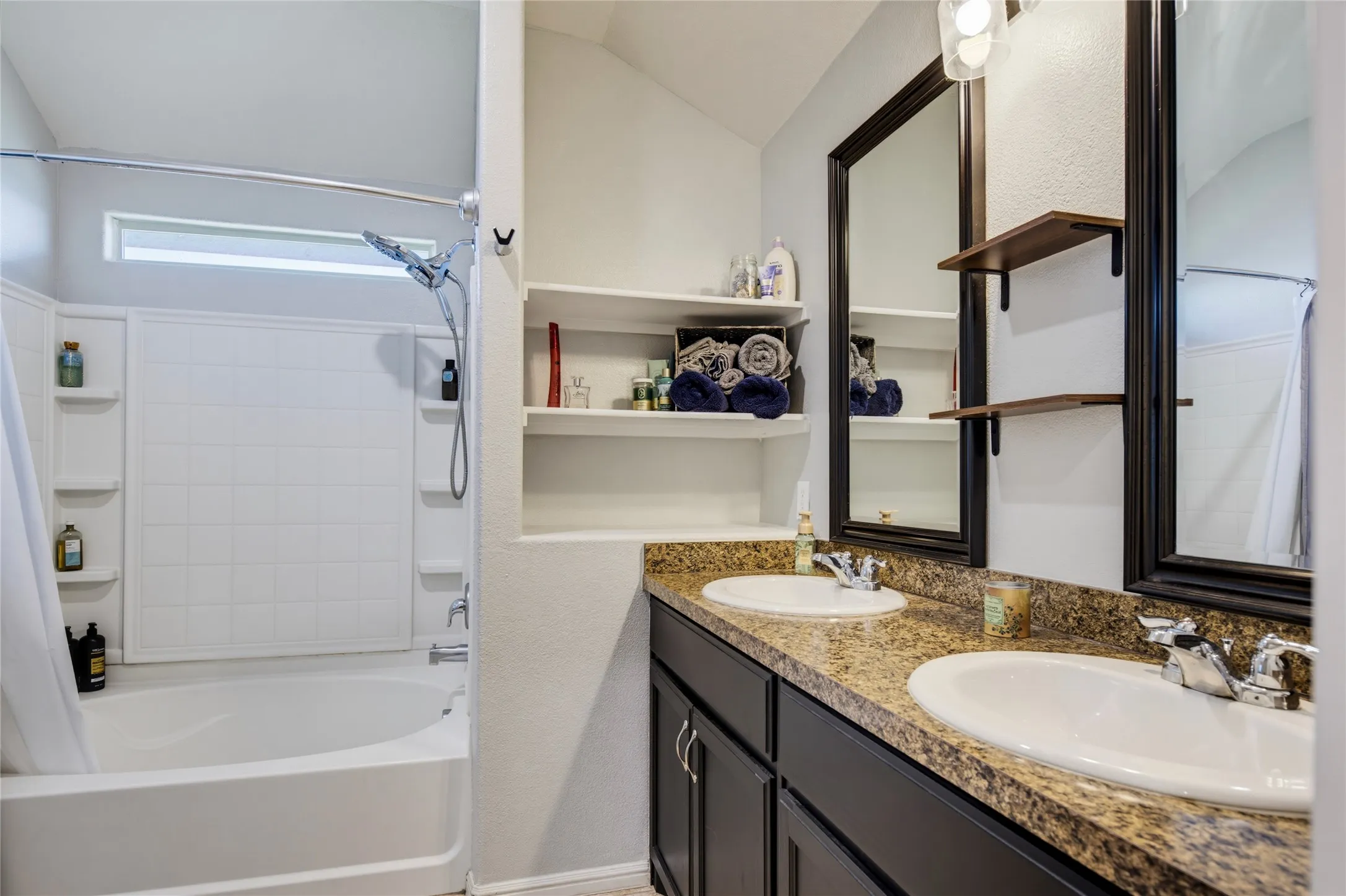 Single Family Residence For Sale in Tarrant County , 753 Rutherford Drive, Crowley, Texas 76036, 3 Bedroom, 3 Bathroom, 2 Garage spaces, 2,038 Sqft, built in 2018, mls#21339053, Real Estate Agent in Crowley, Homes For Sale in Tarrant county, Homes For Sale in Crowley, Realtor in Crowley Texas, Real Estate Brokerage Independent Realty Texas, Luminita Cordes Realtor
