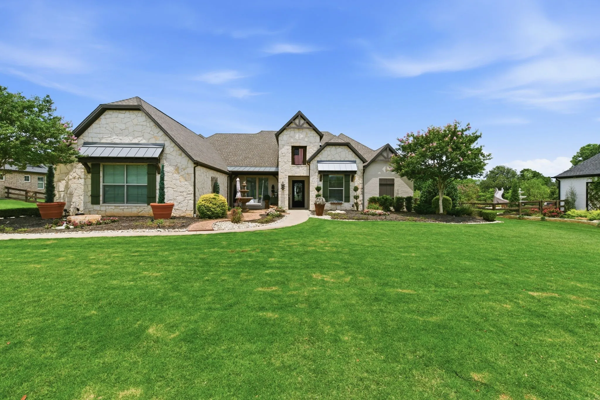 Single Family Residence For Sale in Denton County , 904 Fincher Trail, Argyle, Texas 76226, 5 Bedrooms, 5 Bathrooms, 3 Garage spaces, 4,158 Sqft, built in 2017, Price $1,675,000, mls#21339067, Real Estate Agent in Argyle, Homes For Sale in Denton county, Homes For Sale in Argyle, Realtor in Argyle Texas, Real Estate Brokerage Independent Realty Texas, Luminita Cordes Realtor